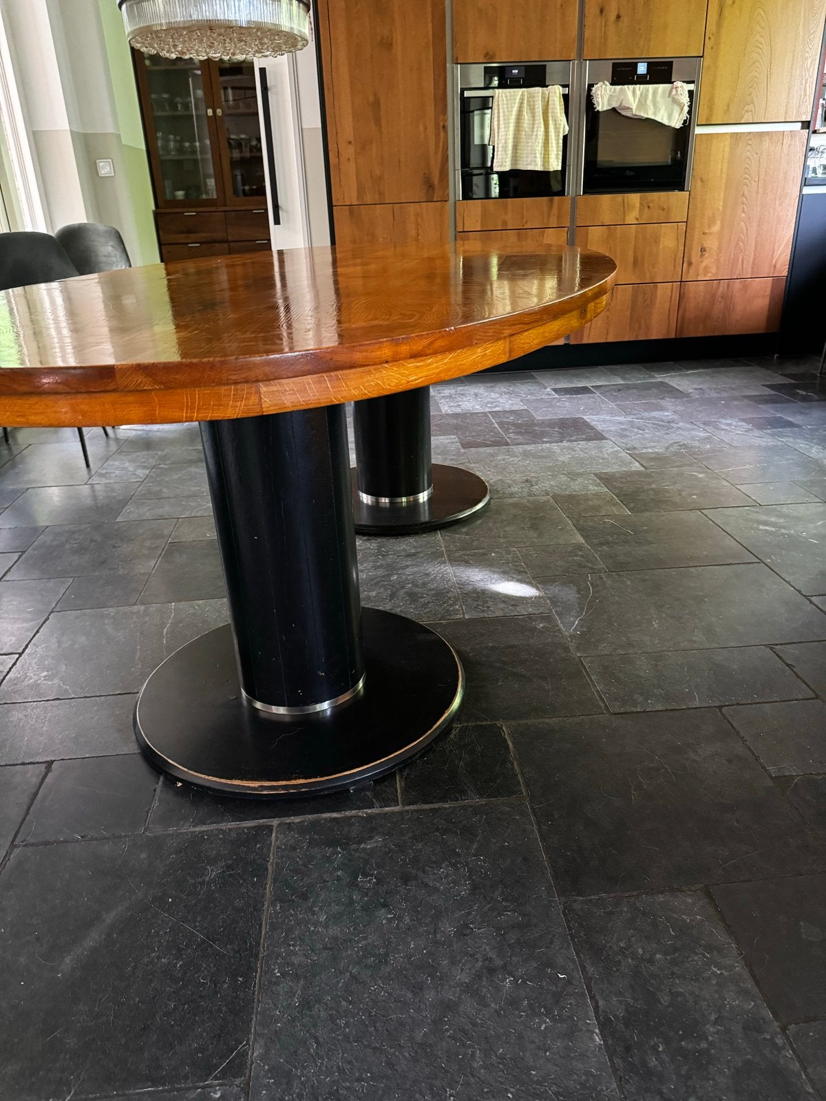 Ovale Eiken Tafel L240xB120xH77 met 2 Zwarte Poten, Huis en Inrichting, Tafels | Eettafels, Ophalen, Gebruikt, 100 tot 150 cm