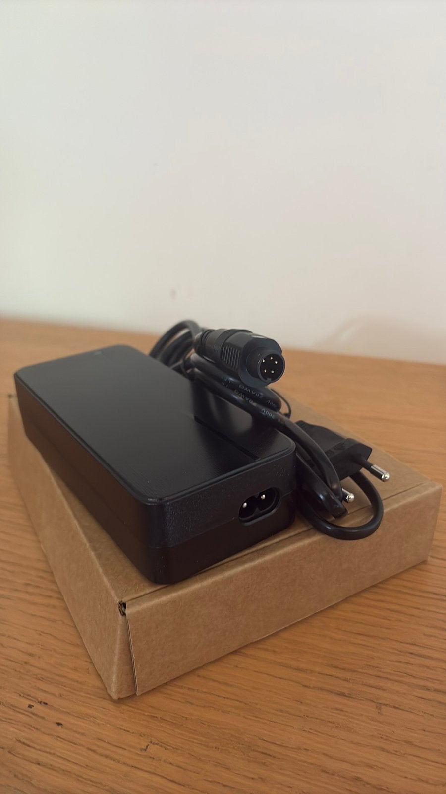 Nieuwe phylion 5 pins oplader, Verzenden, Zo goed als nieuw