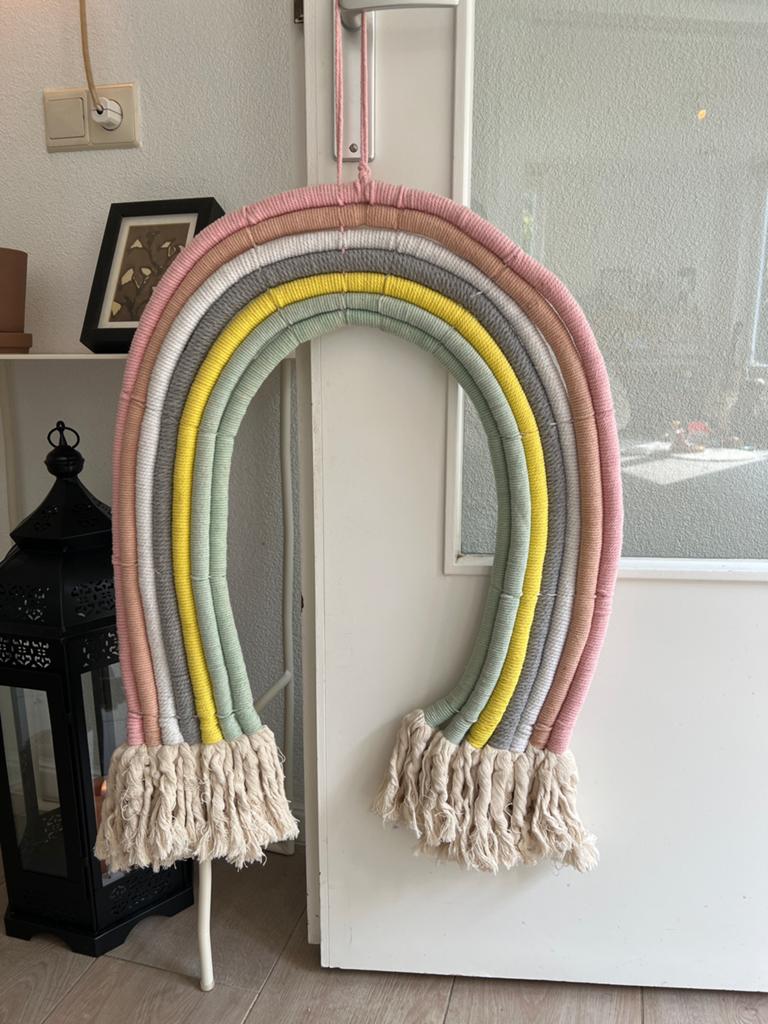 Decoratieve Regenboog Wandhanger - Handgemaakt, Ophalen, Meerkleurig, Boho, Zo goed als nieuw