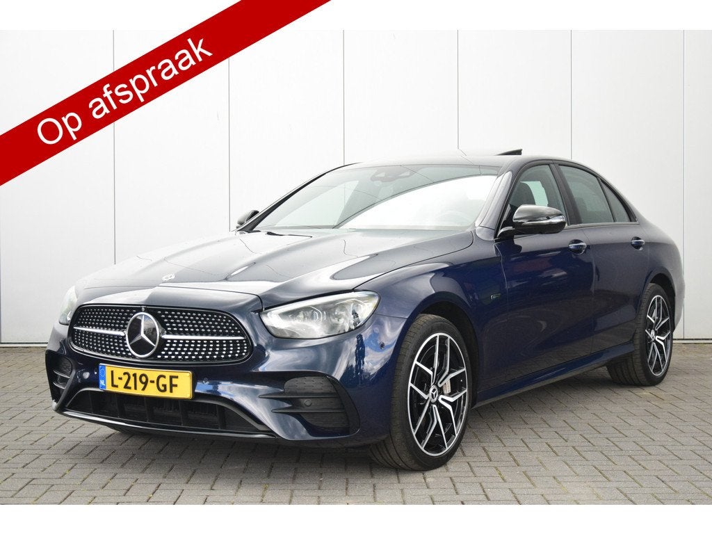 Mercedes-Benz E-Klasse 300 e 4MATIC AMG Line Camera/360 Schu, Auto's, Mercedes-Benz, Automaat, Automatische klimaatregeling, Gebruikt