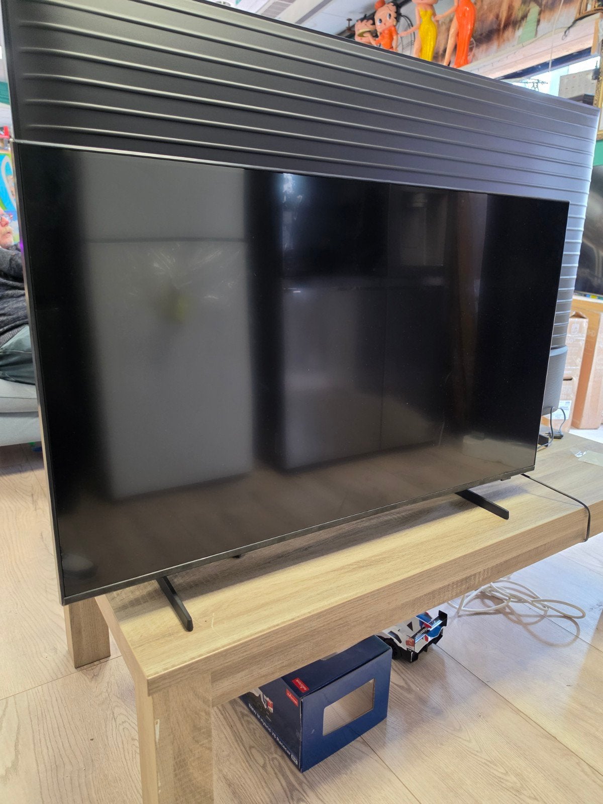 Samsung QLED TV 108cm (43 inch) Zo Goed Als Nieuw, Support@samsung.com, QLED, Samsung House, 2000 Hillswood Drive, Chertsey, Surrey, KT16 0RS, UK