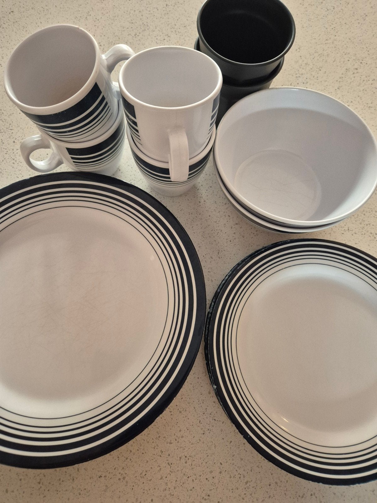 Kampeerservies 4 grote borden 4 kleine borden 4 kopjes  enz, Ophalen of Verzenden