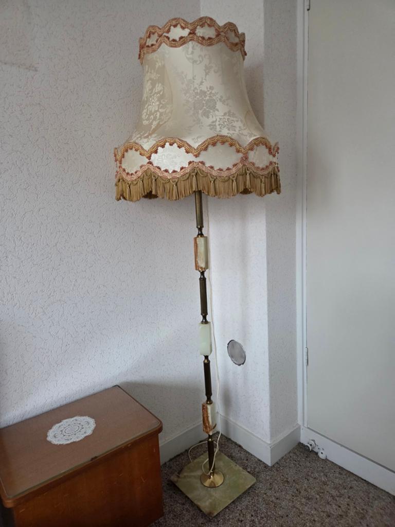 Antieke Vloerlamp met Onyx voet en klassieke stoffen kap, Ophalen