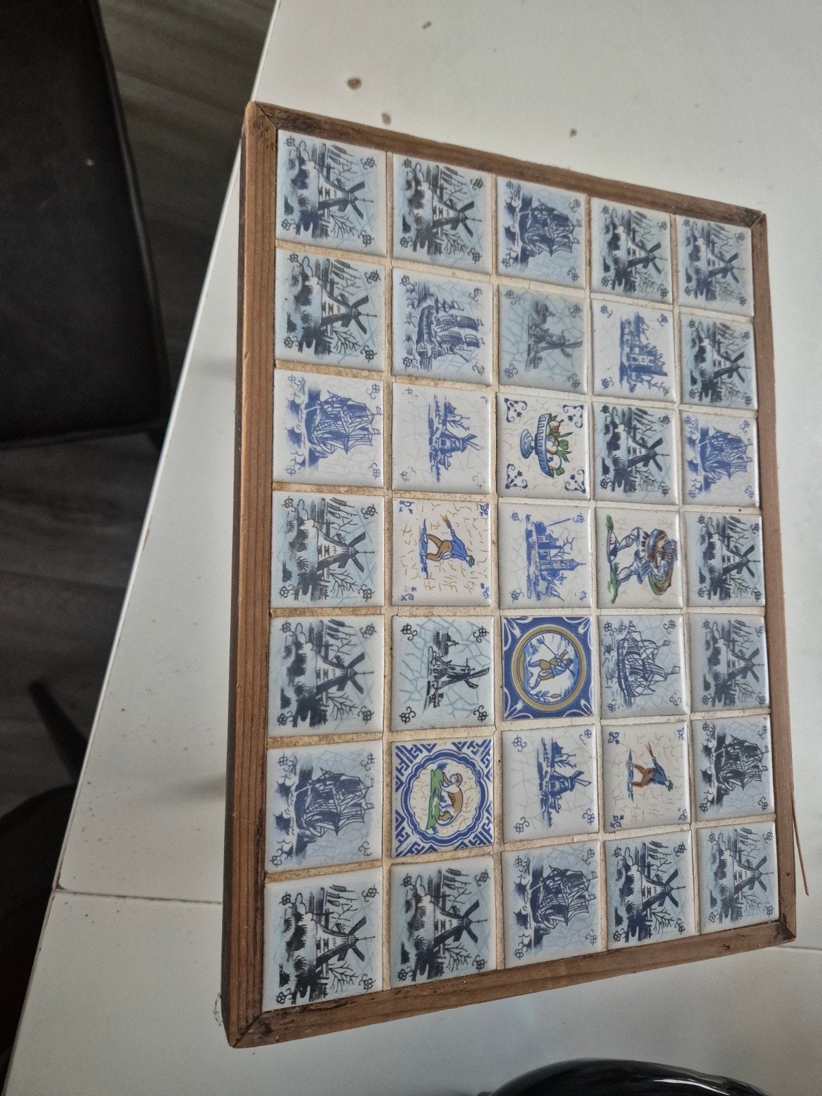 Vintage bijzettafel met Delfts blauwe tegels, Ophalen of Verzenden