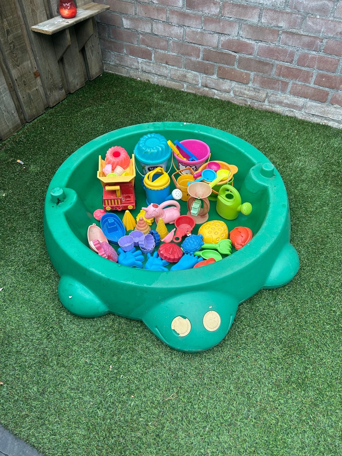 Little Tikes zandbak met veel assortiment, Ophalen, Gebruikt