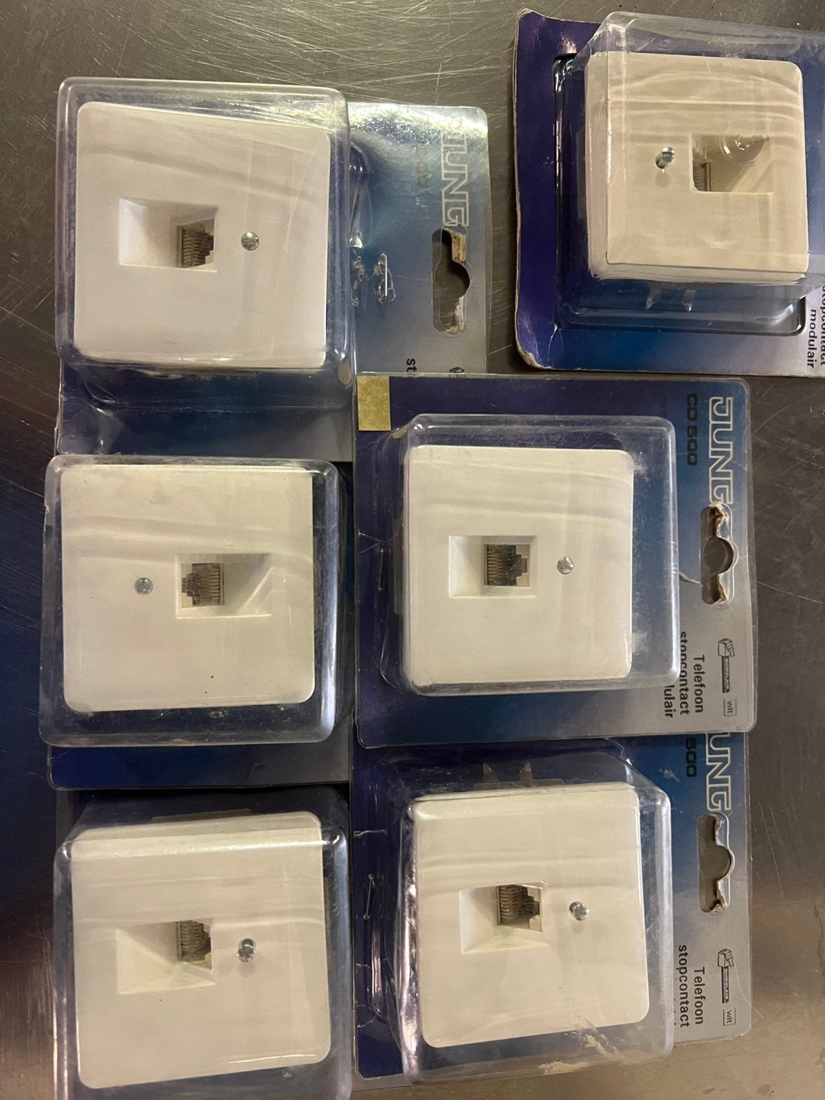 Jung cd500 rj16 telefoon stopcontacten wit / creme, Doe-het-zelf en Verbouw, Elektra en Kabels, Ophalen of Verzenden, Nieuw, Stopcontact