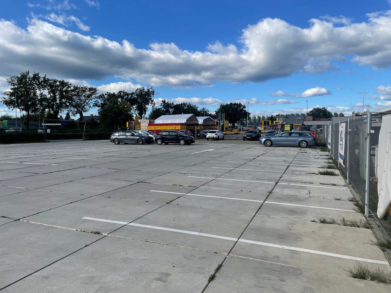 Buitenterrein / bedrijfsterrein ca 1200m2, Zakelijke goederen, 1250 m², Huur, Bedrijfsruimte