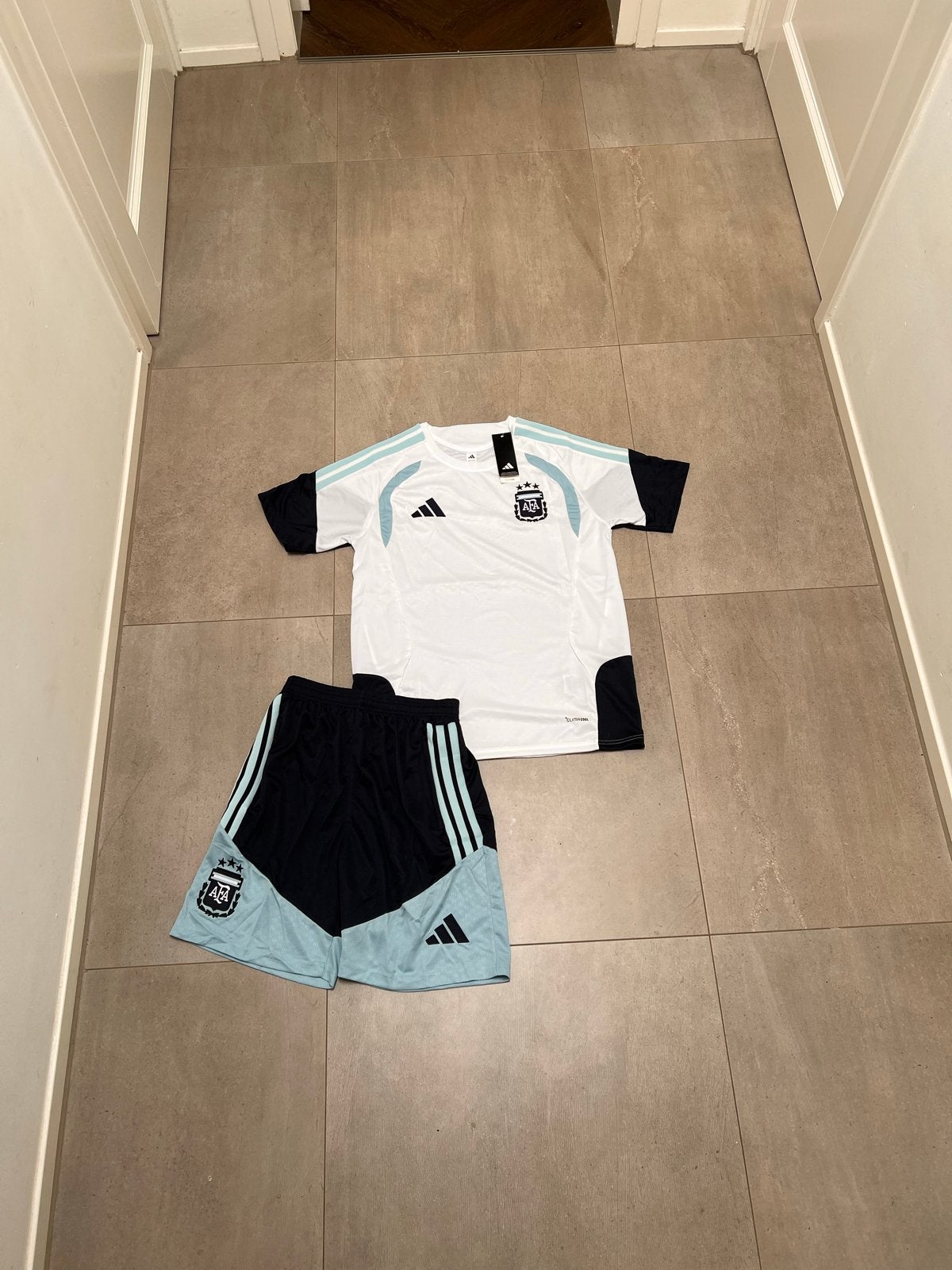 Adidas Argentinië Trainingsset - Shirt en Broekje, Maat M, Ophalen of Verzenden, Nieuw, Set
