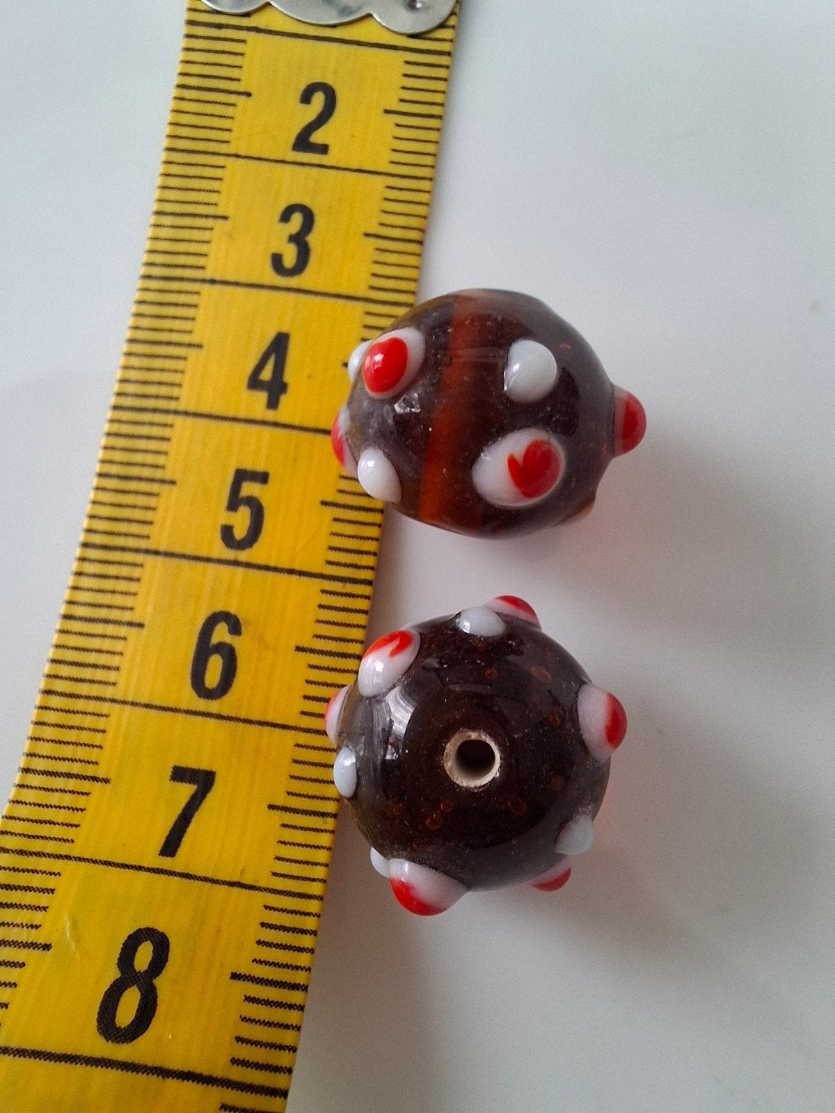 2 grote lampwork glaskralen rood wit kralen, Kraal, -, -, Nieuw