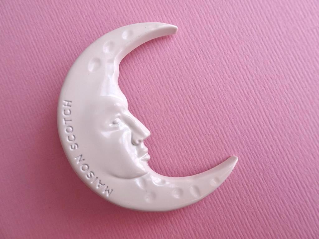Maison Scotch soda Maan maantje retro broche creme wit logo, Overige materialen, 4 tot 7 cm, Gebruikt, Verzenden