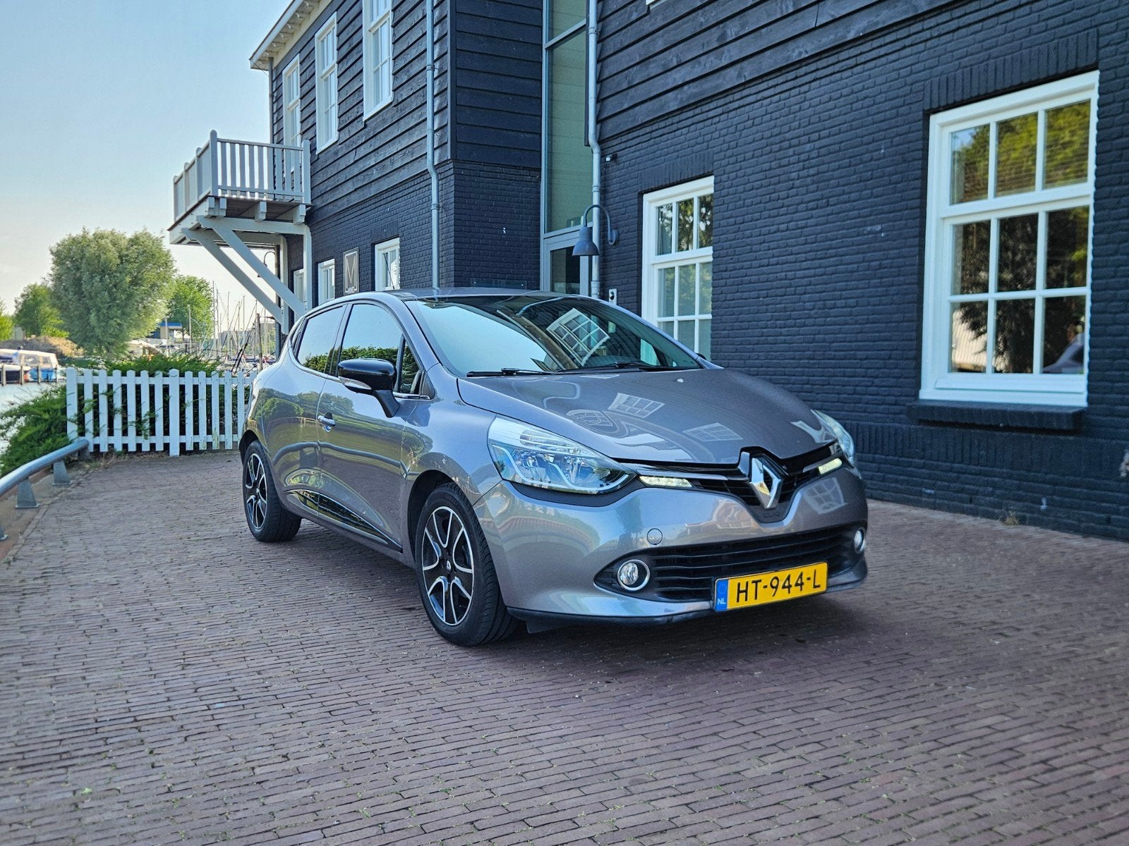 Renault Clio 1.5 DCI Night&Day 66KW 5-DRS 2015 Grijs, Auto's, Voorwielaandrijving, 1046 kg, Zwart, 4 cilinders