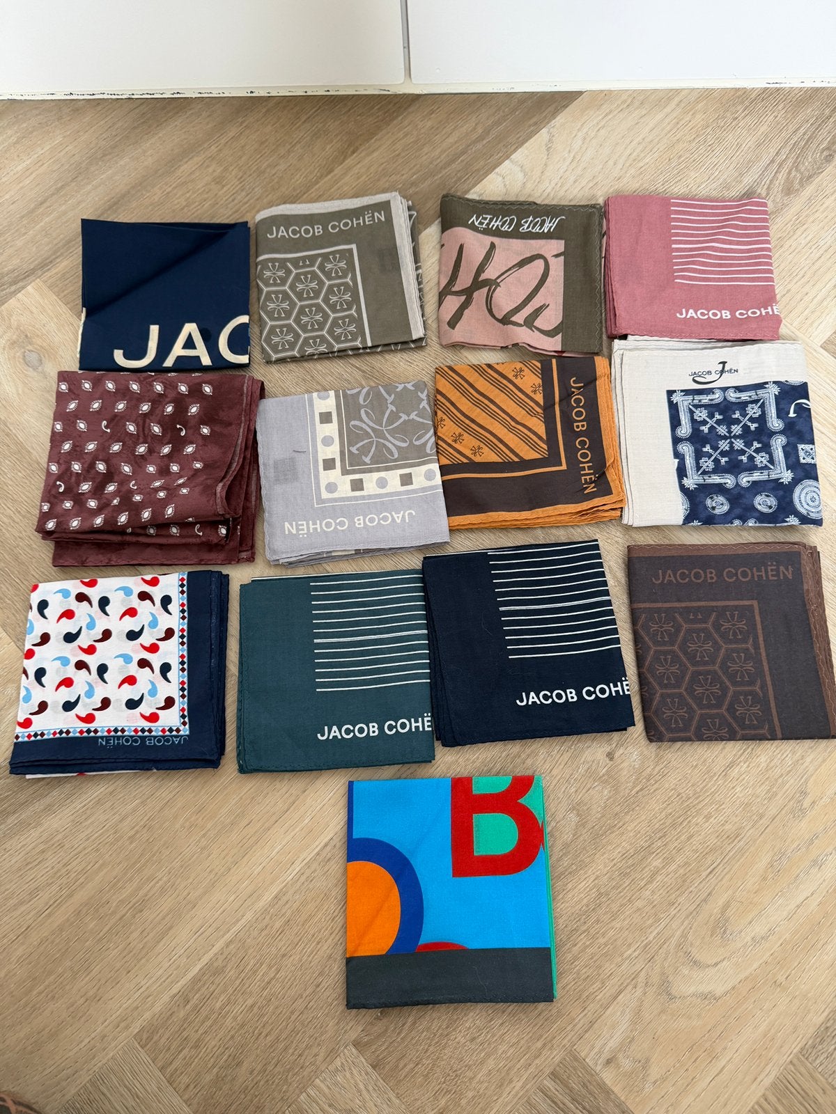 Zakdoeken / pochet Jacob Cohen, Ophalen of Verzenden, Nieuw, Overige kleuren, Overige jeansmaten