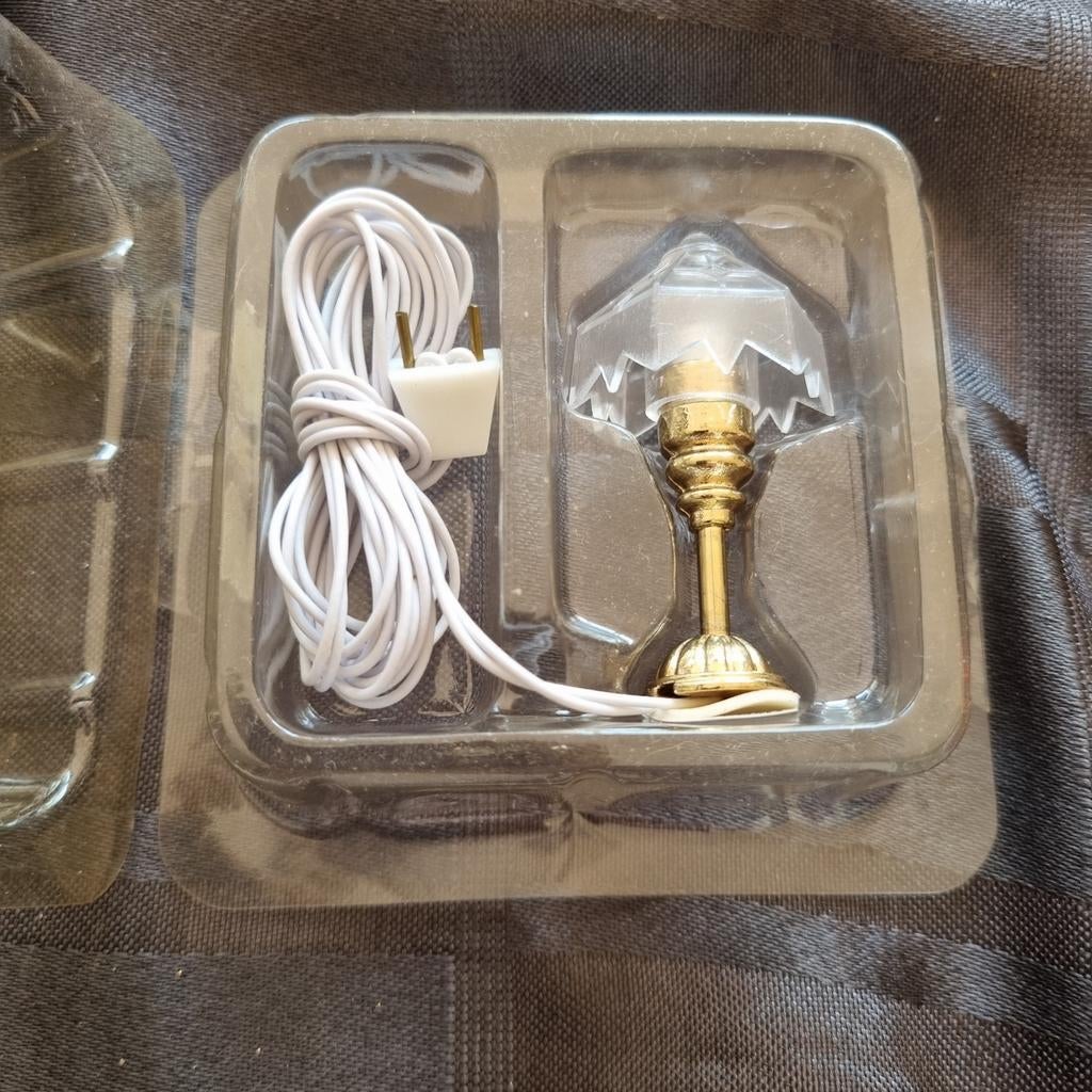 Nieuwe Poppenhuis Lamp - Miniatuur Tafellamp, Ophalen of Verzenden, Nieuw, Decoratie