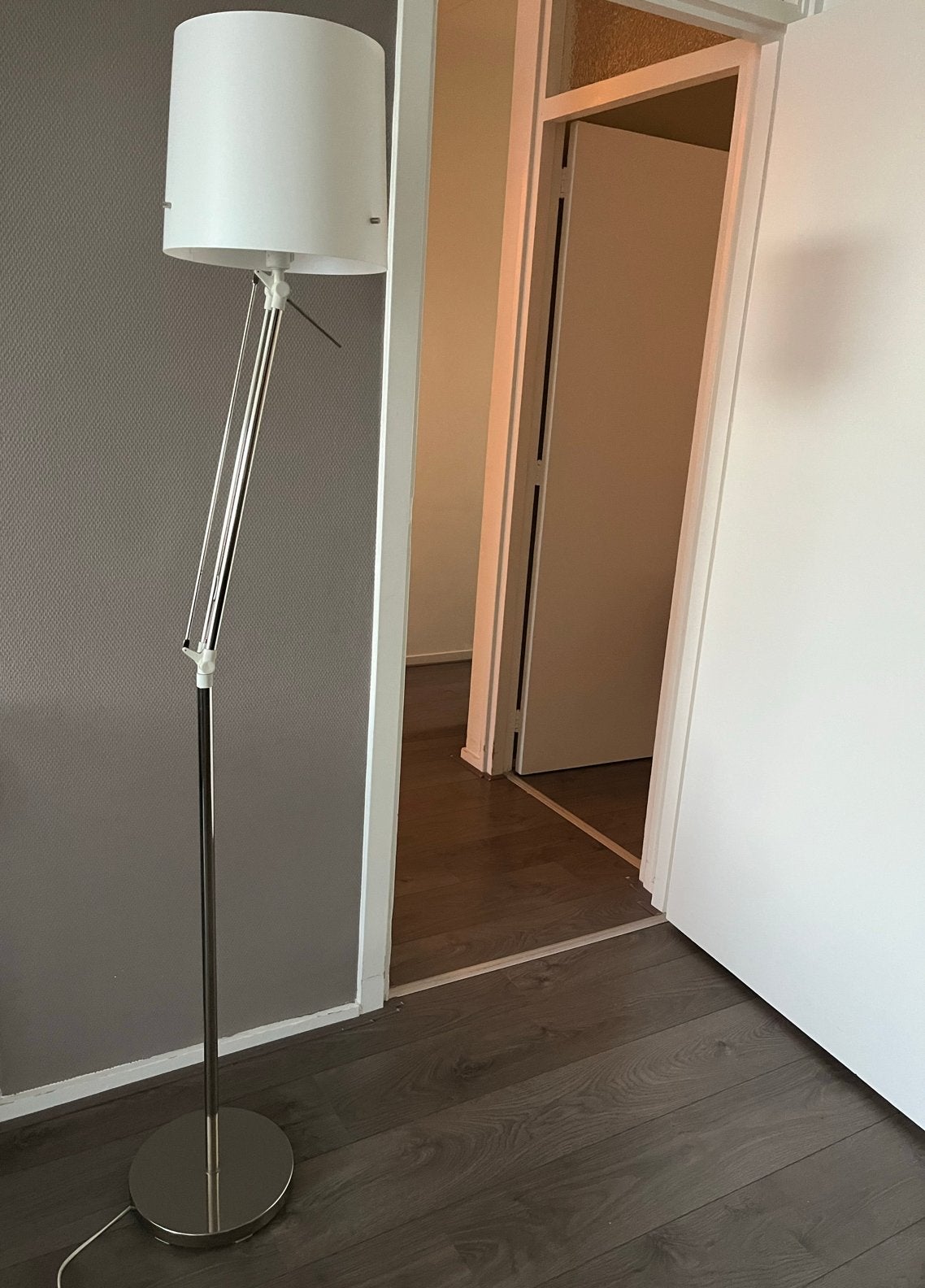 IKEA SAMTID Vloerlamp - Verstelbaar & Zeer Nette Staat, Ophalen, Kunststof, E27 (groot), Zo goed als nieuw