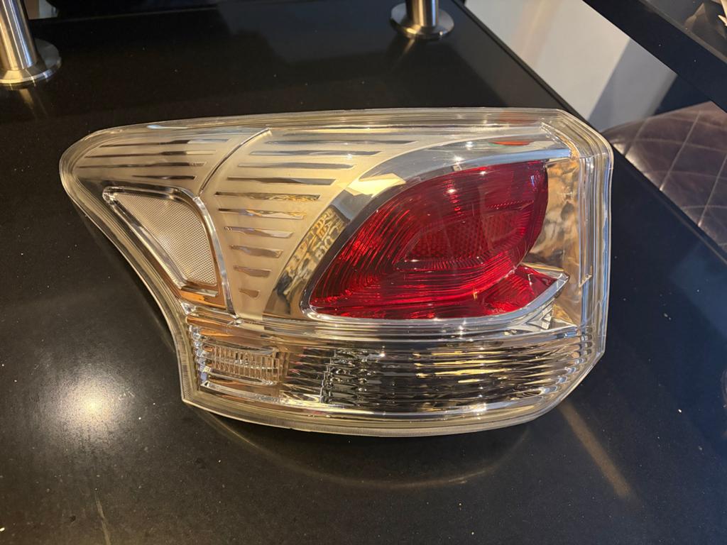 Achterlicht  outlander(niet voor phev) 2013-2015 links, Ophalen of Verzenden, Nieuw, Mitsubishi