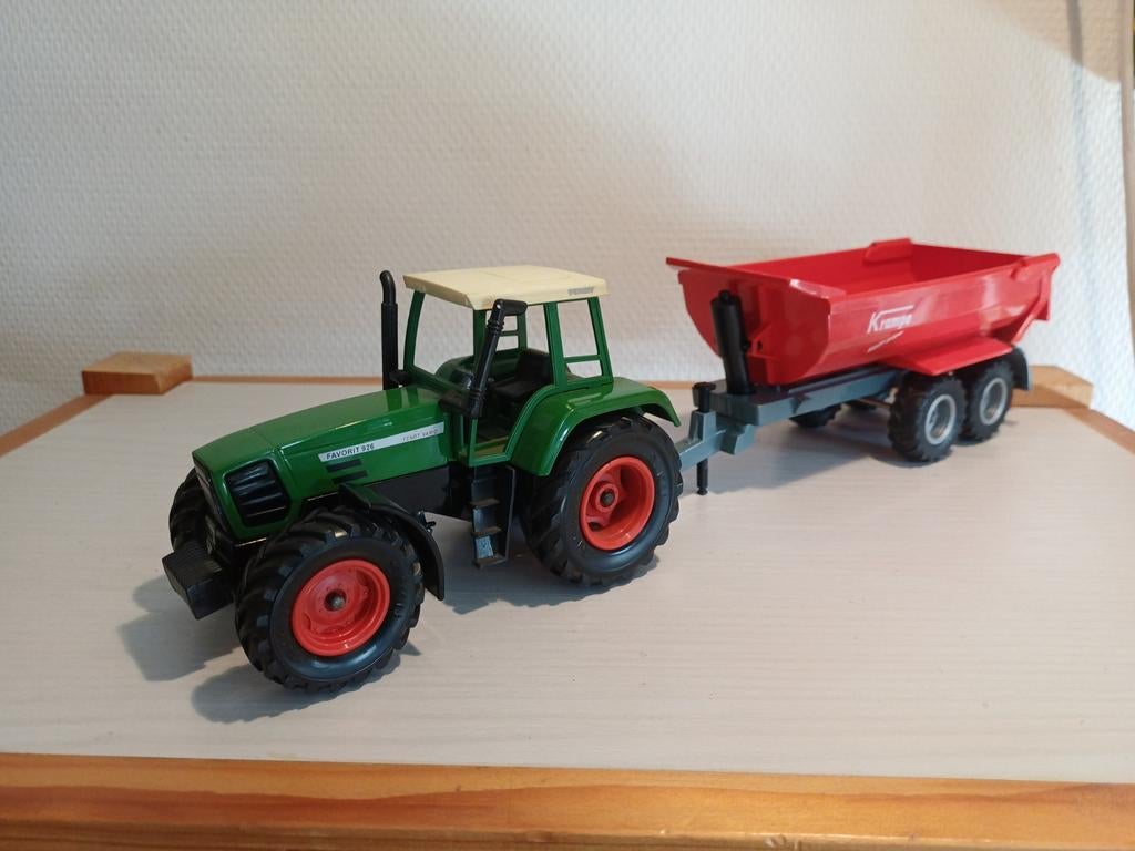Britains Siku Fendt 926 met Krampe kieper, Hobby en Vrije tijd, Modelauto's | 1:32, Ophalen of Verzenden, Zo goed als nieuw, Tractor of Landbouw