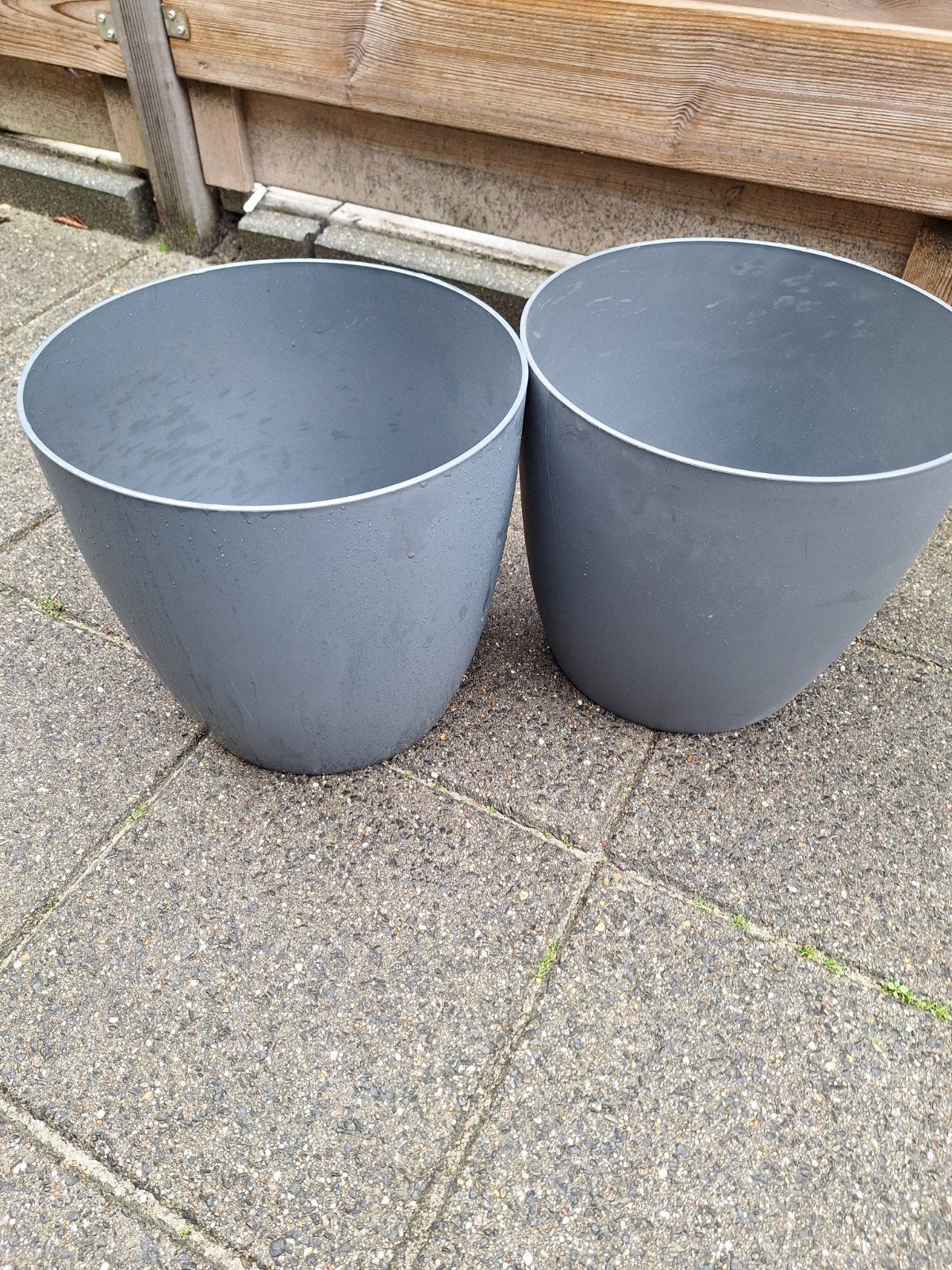 Set van 2 Elho Brussels bloempotten, 30 cm, grijs, Tuin en Terras, Ophalen, Kunststof, Minder dan 60 cm, Rond