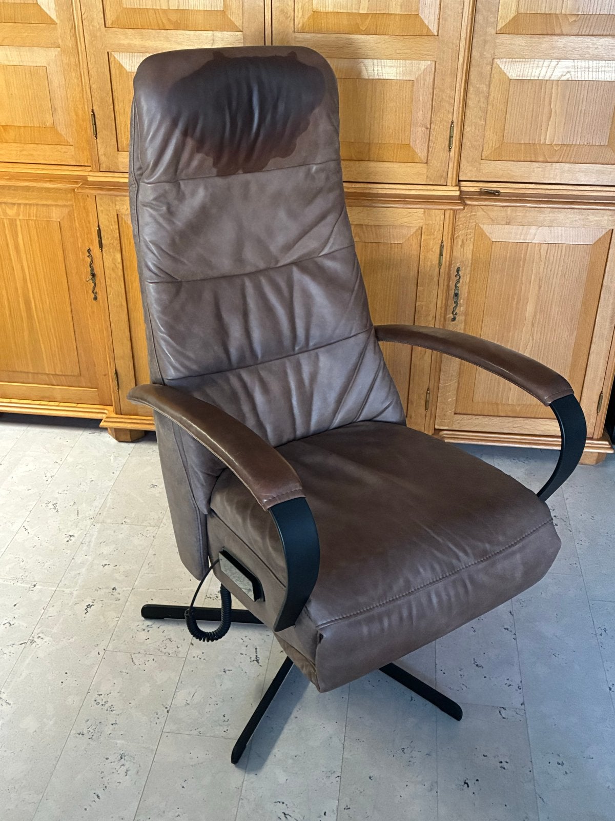 Prominent bruin leren relaxfauteuil met bediening, Ophalen, Gebruikt, Bruin, Leer