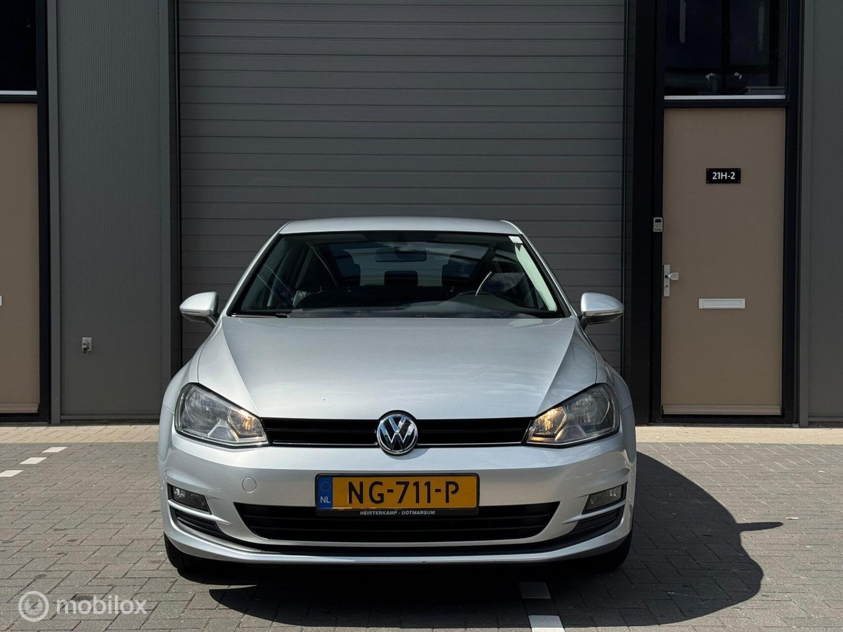 Volkswagen Golf 1.2 TSI Connected / Airco / cruise / Clima /, Voorwielaandrijving, Gebruikt, Euro 6, 4 cilinders