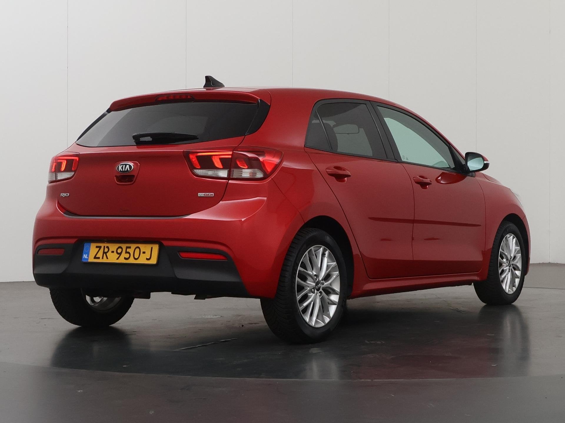 Kia Rio 1.0 TGDI DynamicPlusLine | Keyless | Navigatie | Cli, Auto's, Voorwielaandrijving, Gebruikt, 1055 kg, 49 €/maand