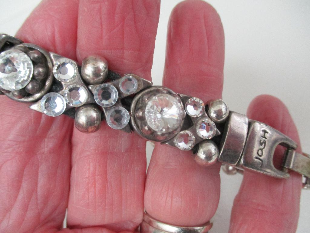 JOSH flinke armband 21 cm. + mooie witte heldere schitters, Ophalen of Verzenden, Zo goed als nieuw, Zilver, Overige materialen