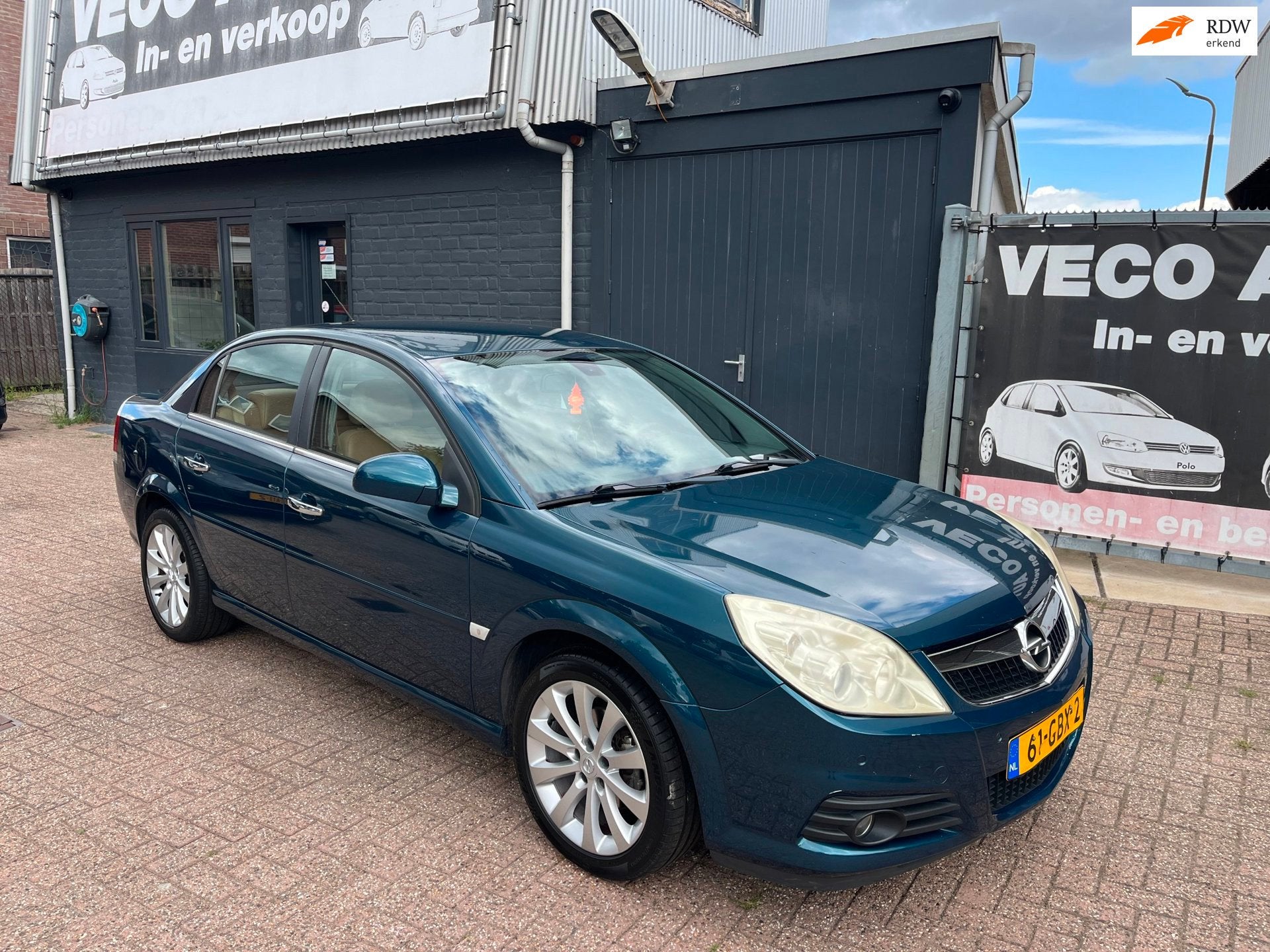 Opel Vectra 2.2-16V Executive airco leder apk juni 2027, Auto's, Dealer onderhouden, Gebruikt, Beige, 4 cilinders