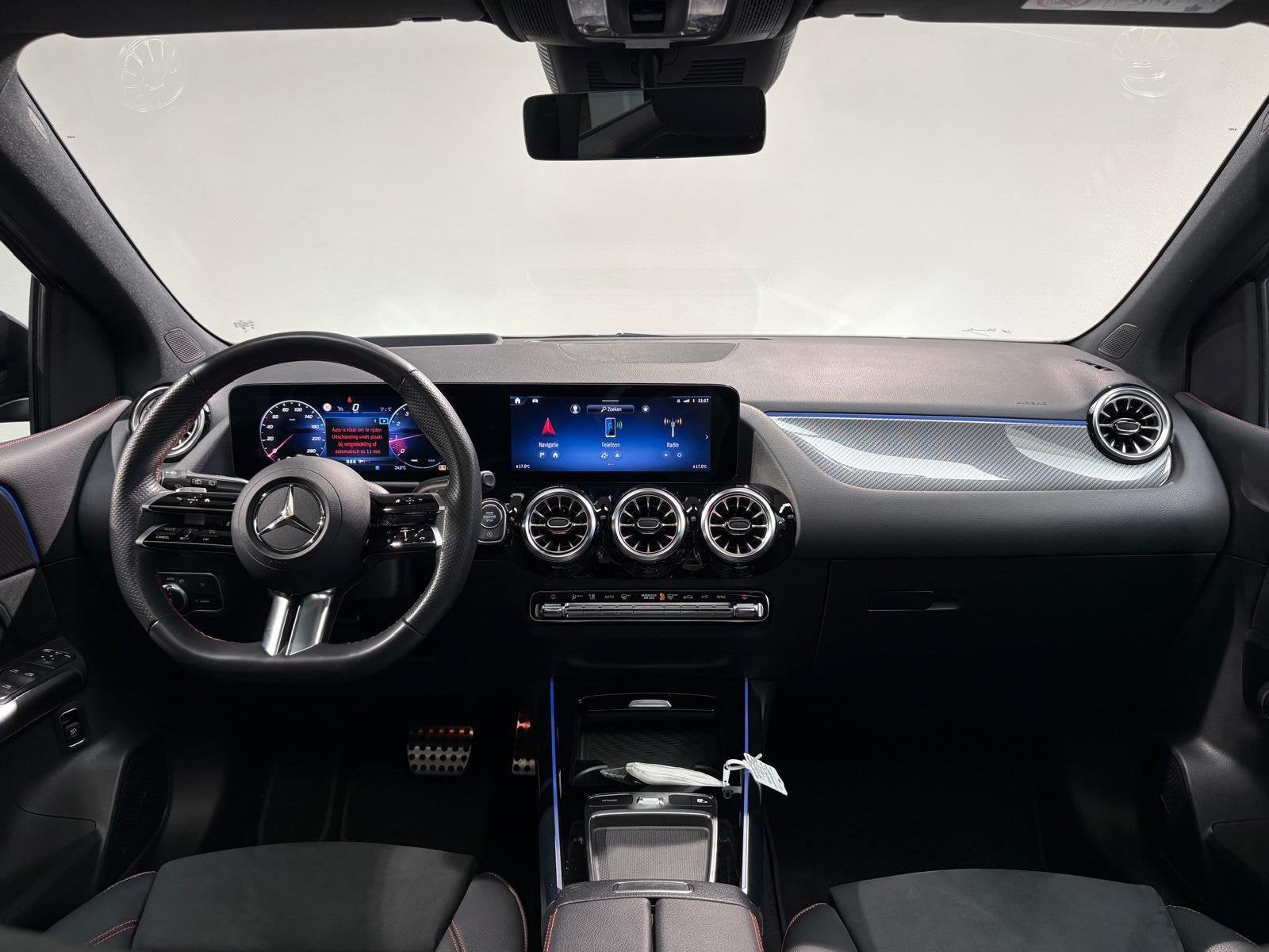 Mercedes-Benz B-klasse 180 AMG Line | Panoramadak | Elektris, Auto's, 745 kg, 136 pk, Gebruikt, 4 cilinders