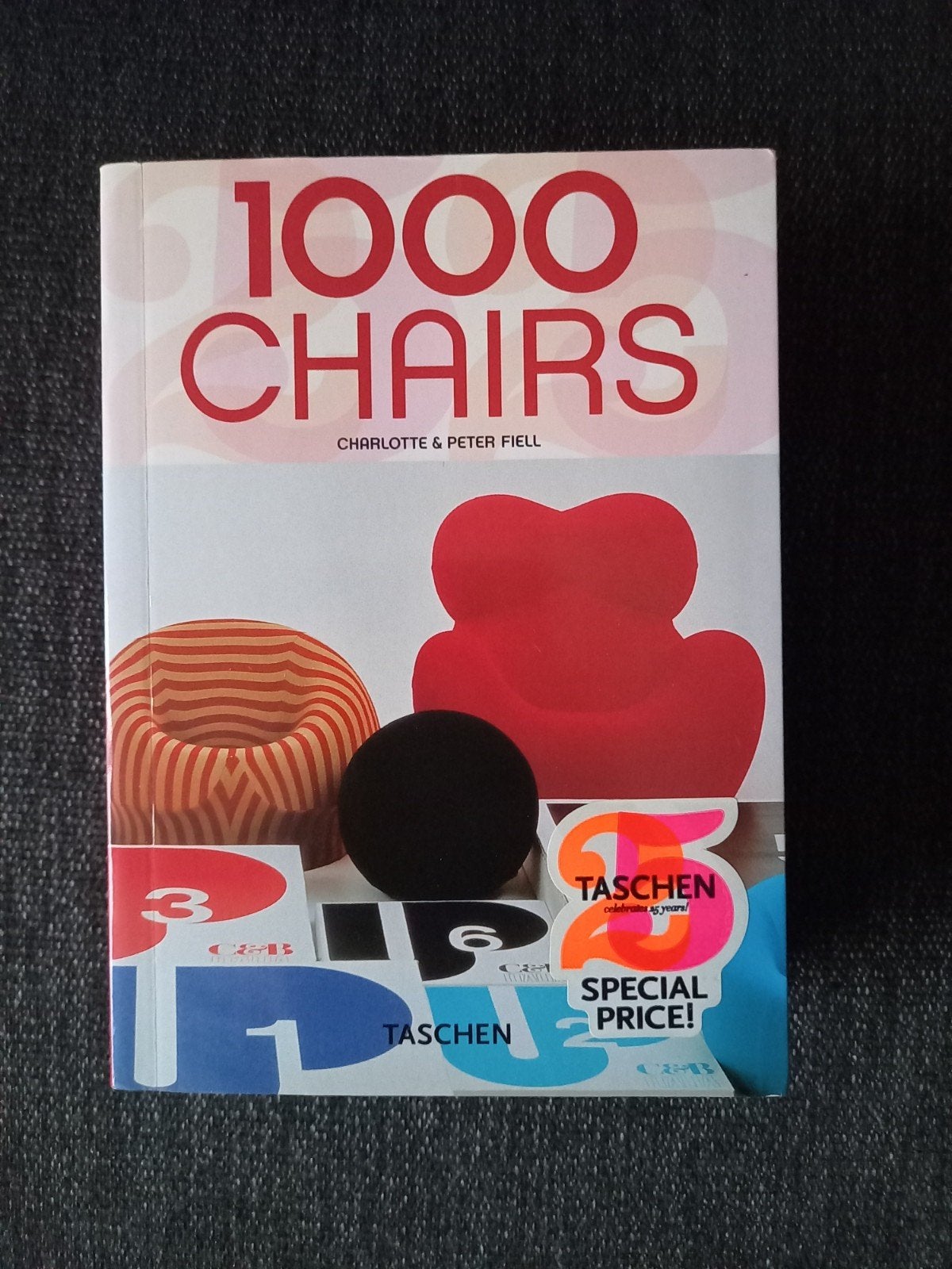 1000 chairs - Charlotte & Peter Fiell, Taschen 2005, Ophalen of Verzenden, Zo goed als nieuw, Overige onderwerpen