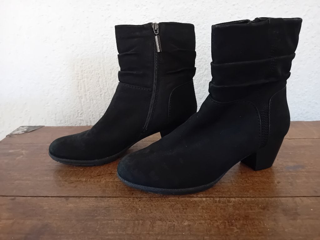 Medicus zwarte suede leren laarsjes , maat 6,is 39,5, zgan, Medicus, Zwart, Lage of Enkellaarzen, Ophalen of Verzenden