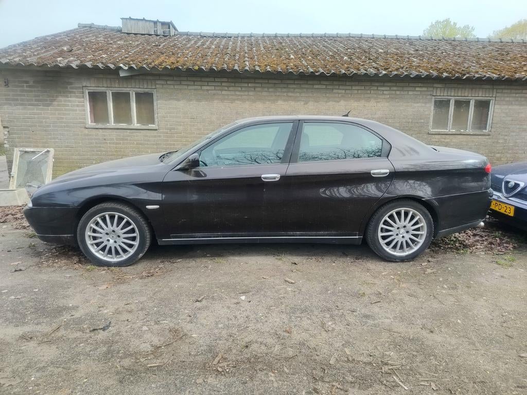 Alfa Romeo 166 3.0 V6 2001 Zwart schade, Auto's, Voorwielaandrijving, Zwart, Origineel Nederlands, Handgeschakeld