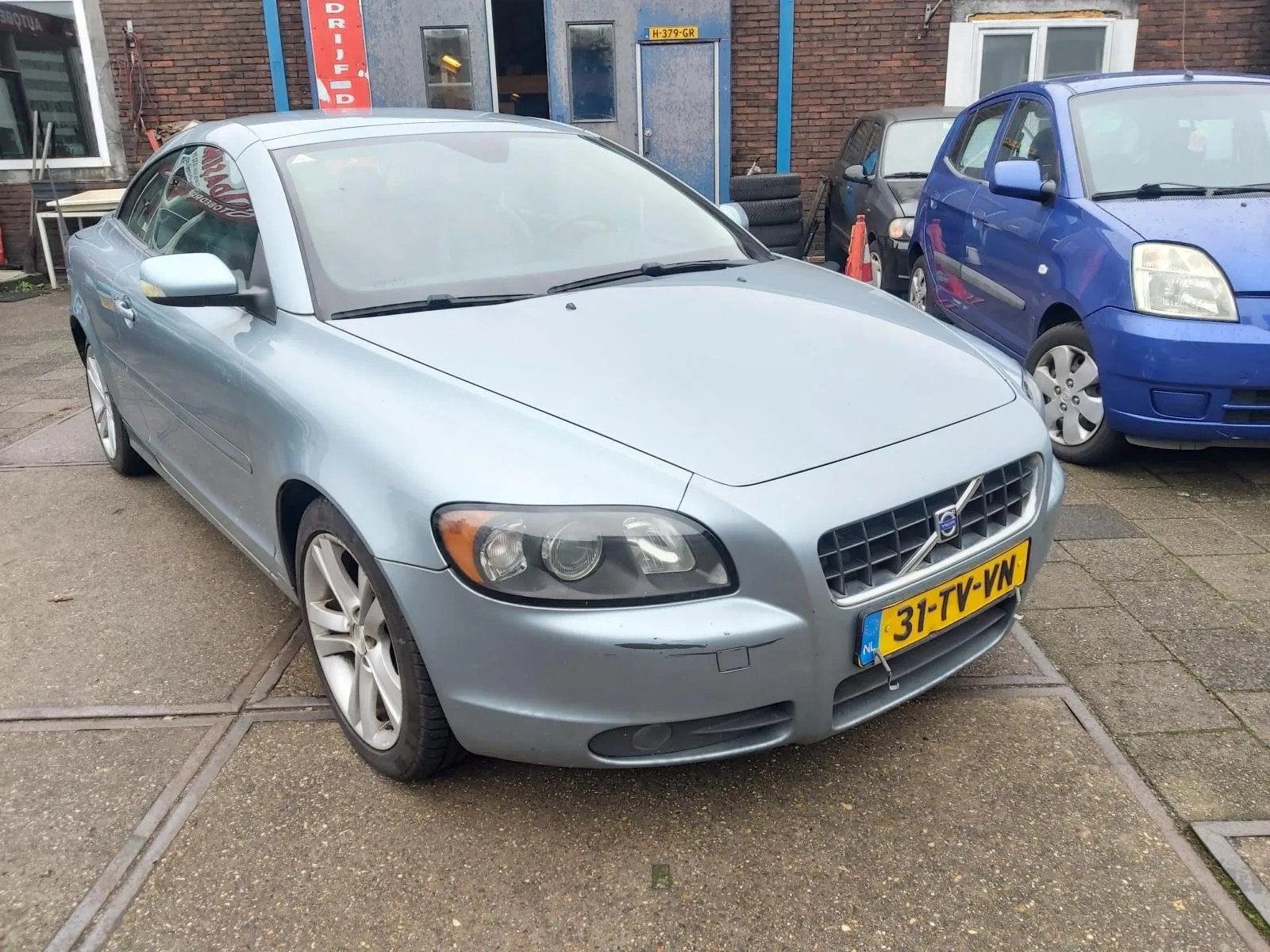 Volvo C70 Convertible 2.4 D5 Momentum EXPORT, C70, Gebruikt, Zwart, 197 €/maand