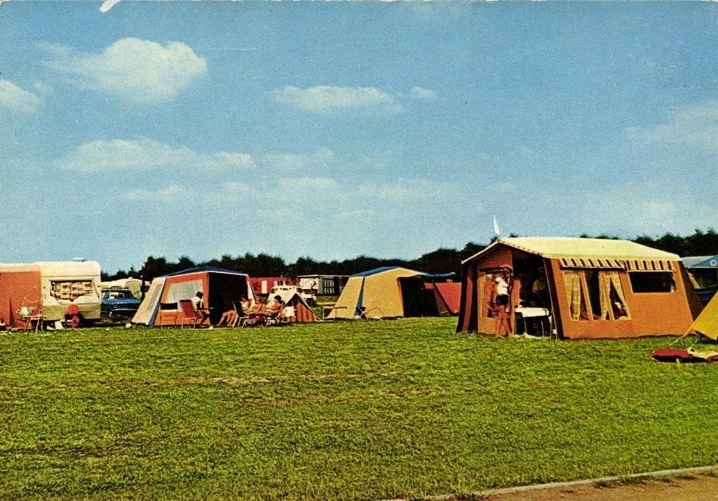 Groeten uit Recreatiecentrum Huttenheugte Dalen - 1977 gelop, Ophalen of Verzenden, 1960 tot 1980, Gelopen, Drenthe