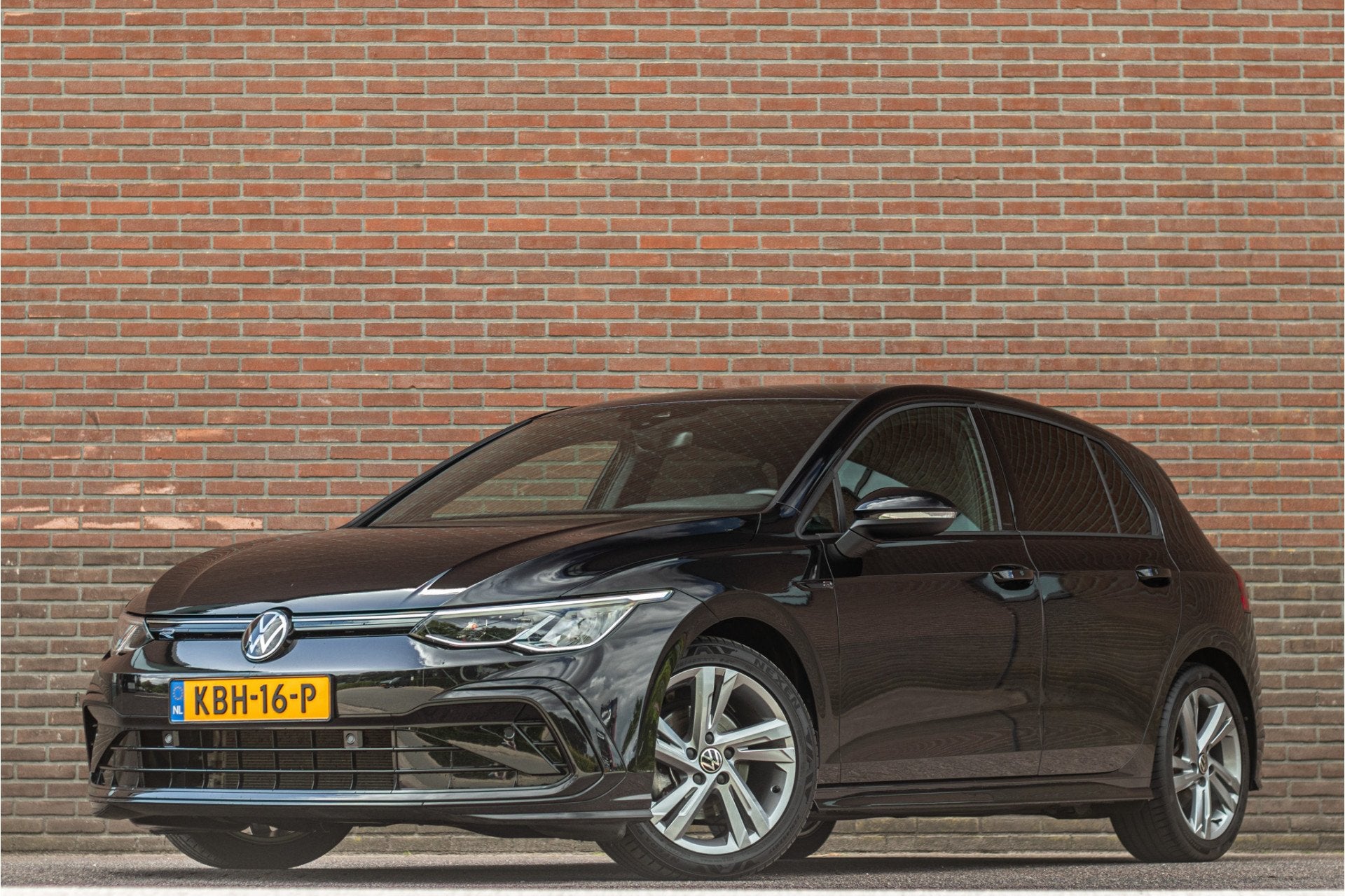 Volkswagen Golf 1.5 eTSI R-Line, Stoel & Stuurverwarming, Na, Euro 6, 4 cilinders, Automatische klimaatregeling, Alcantara
