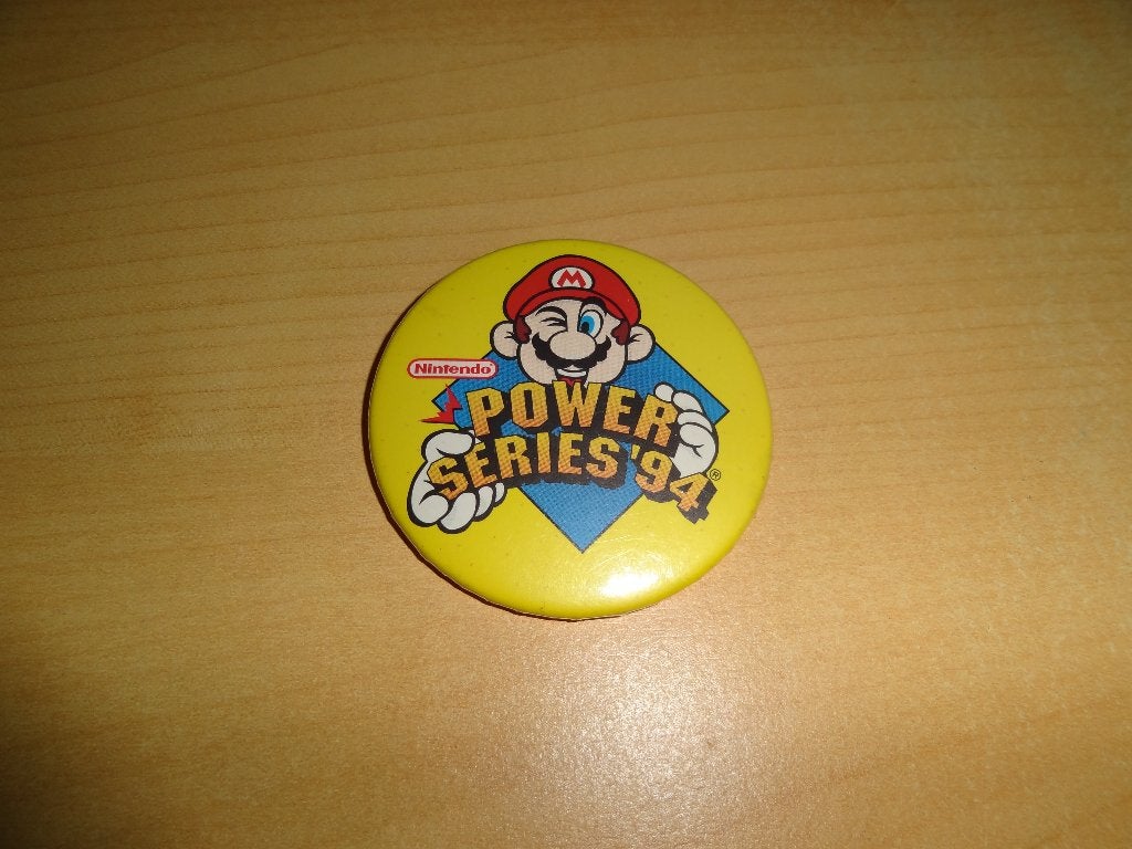Club Nintendo Power Series 94 Mario Button, Verzamelen, Ophalen of Verzenden, Zo goed als nieuw, Merk, Button