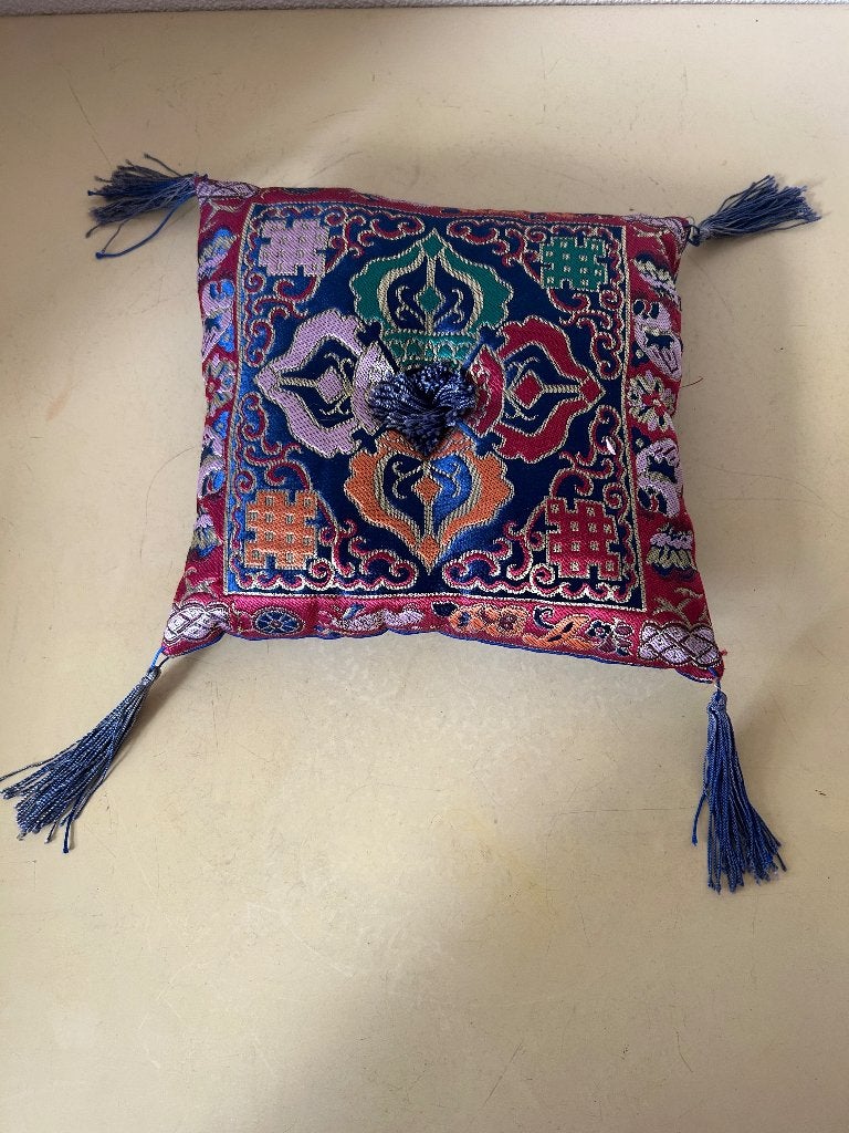 Tibetaans Klankschaalkussen – Blauw Brokaat (21cm), Antiek en Kunst, Kunst | Niet-Westerse kunst, Textiel, Handgemaakt, Ophalen of Verzenden