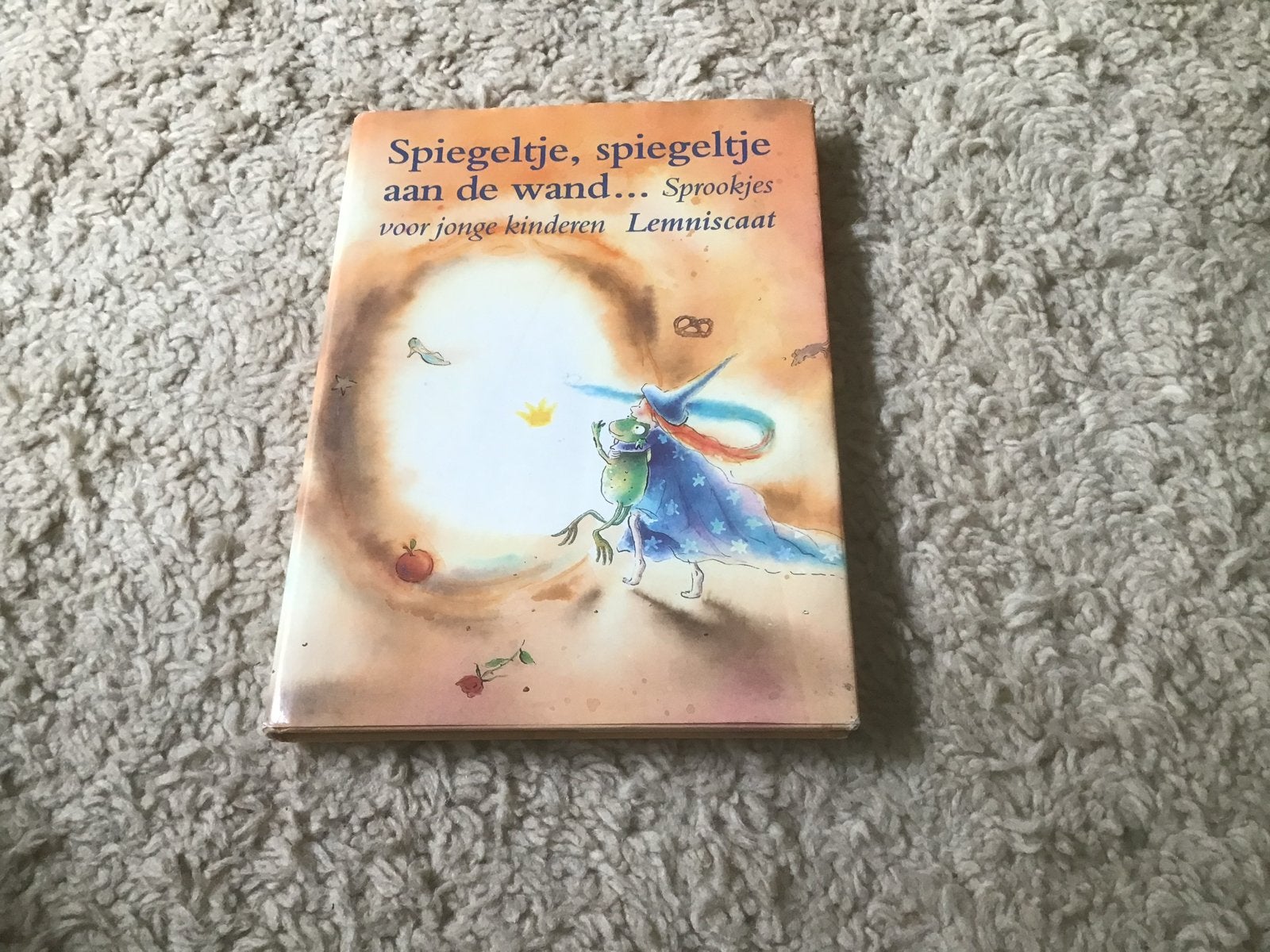 Spiegeltje, spiegeltje aan de wand... Sprookjes opbr giro555, Boeken, Sprookjes en Fabels, Ophalen of Verzenden, Gelezen