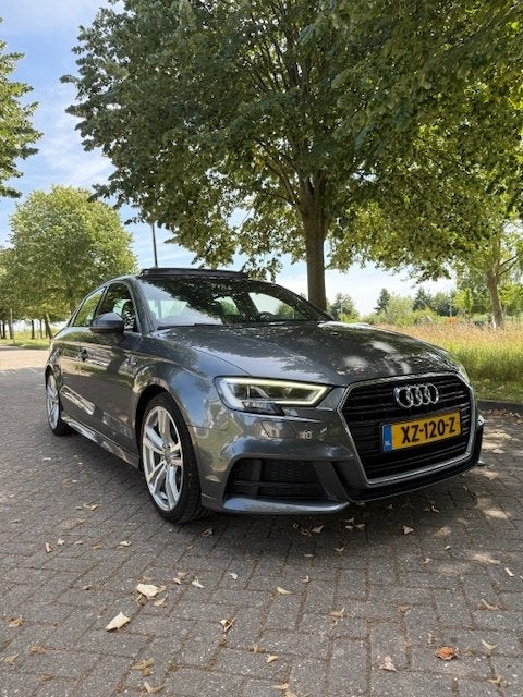 Audi A3 35 Tfsi 150pk S Tronic 2019 Grijs l PANO l 3x S-line, Auto's, Dealer onderhouden, 15 km/l, 150 pk, Origineel Nederlands
