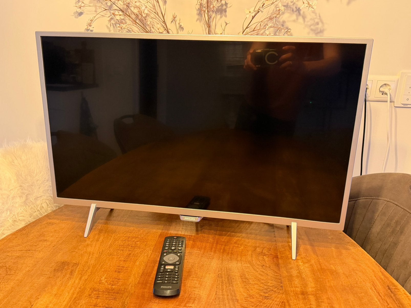Philips 32 inch tv met ophang beugel, Ophalen, Zo goed als nieuw, 50 Hz, Philips