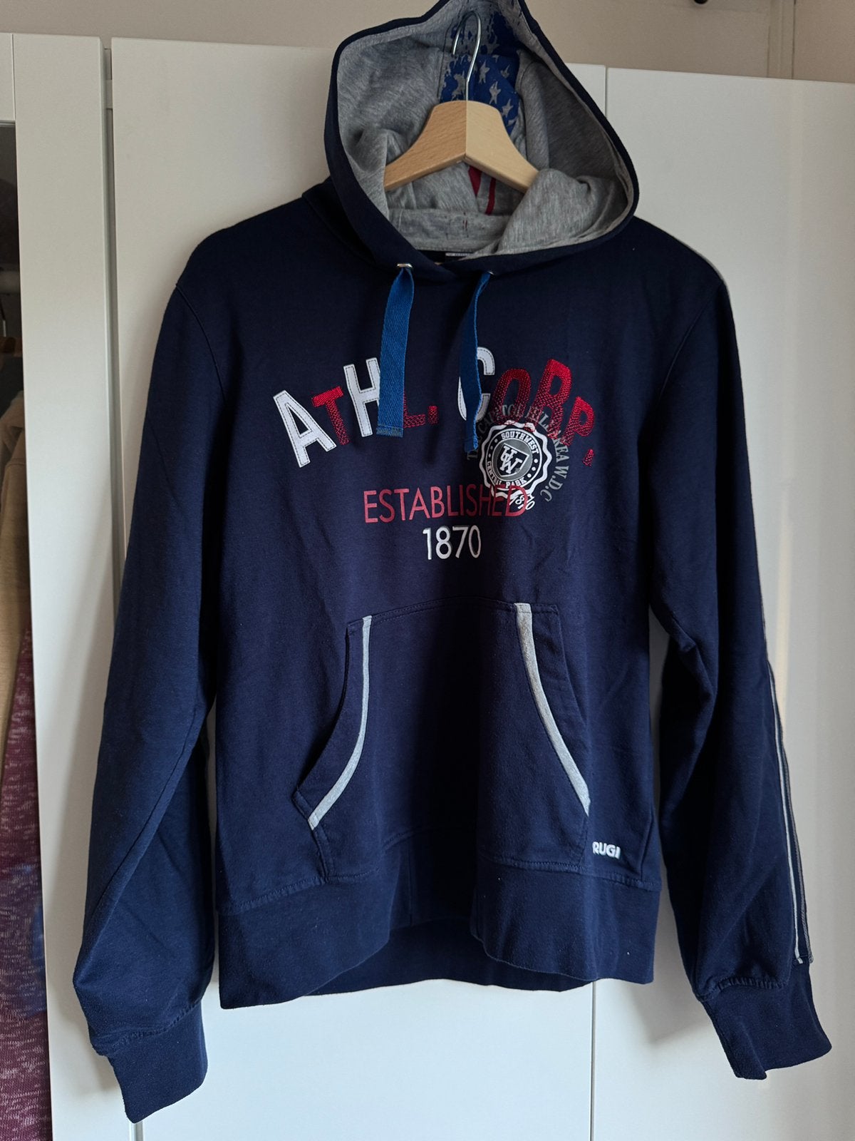 Brugi men’s hoodie perfect condition size medium, Ophalen of Verzenden, Zo goed als nieuw, Maat 48/50 (M), Blauw