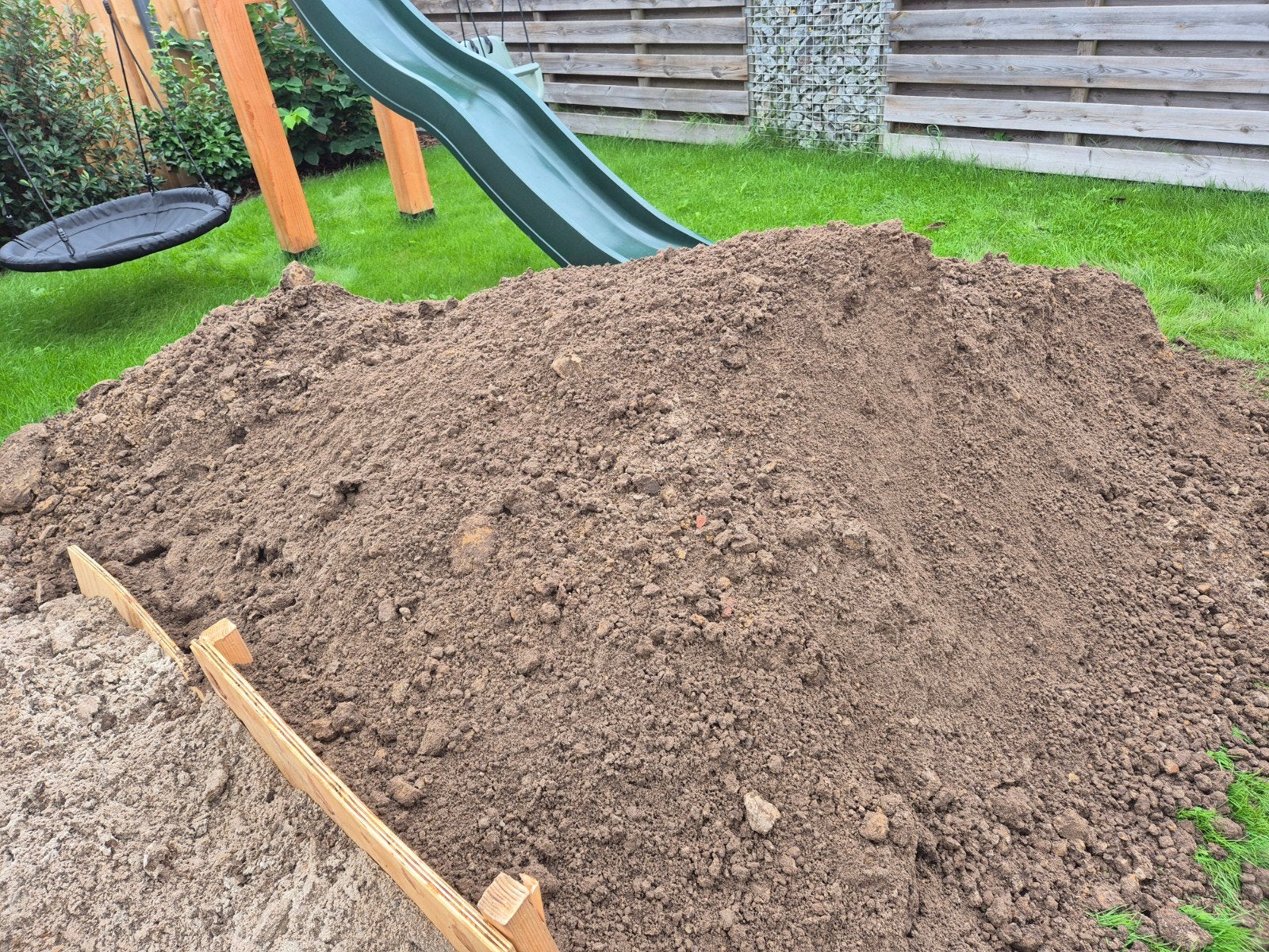 GRATIS schone zwarte grond, Ophalen, Tuinaarde