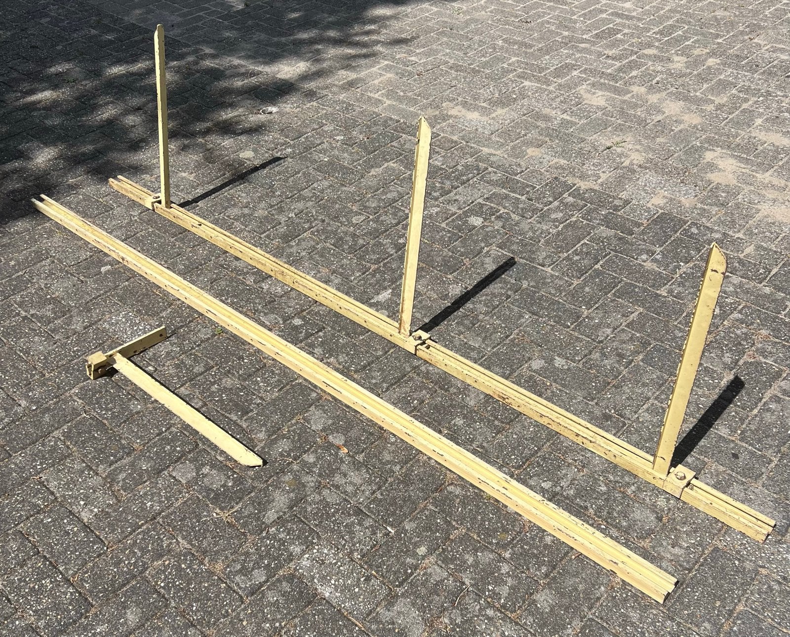 Ijzeren muur steunen  en planken dragers  zwaar, Ophalen, Gebruikt