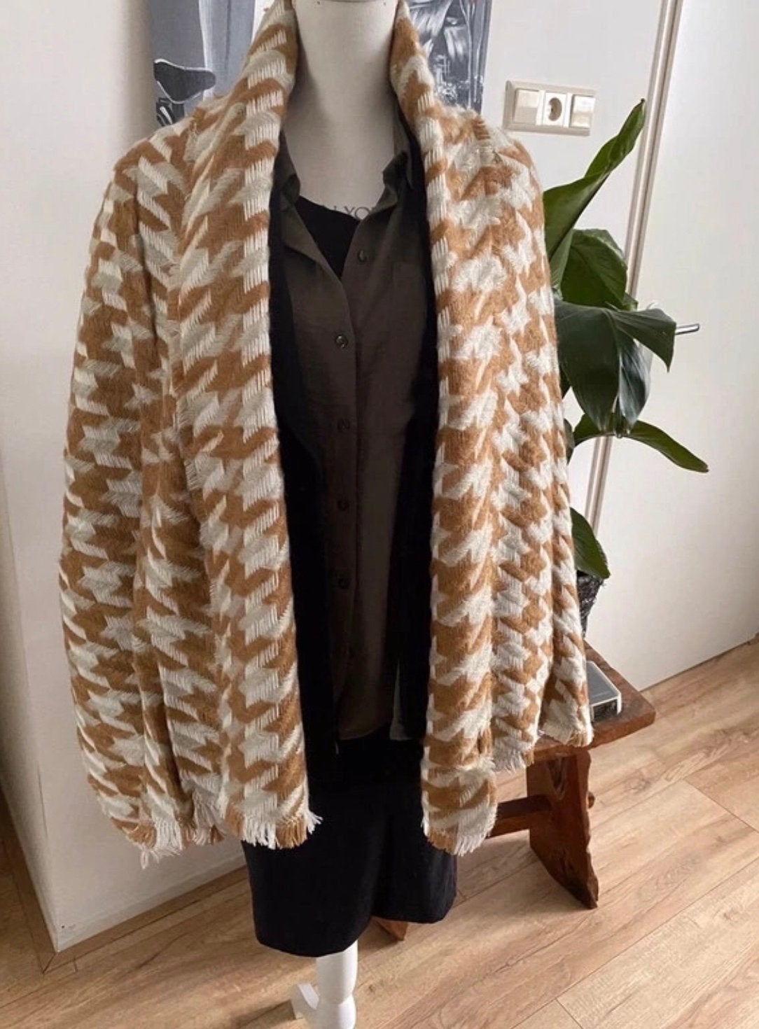 Nieuwe sjaal met pied-de-poule patroon, Ophalen of Verzenden, Nieuw, Maat 46/48 (XL) of groter, Sjaal