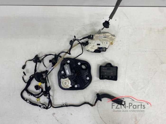 Audi A7 4G8 Soft close servosluiting Portier Links-voor, Auto-onderdelen, Ophalen of Verzenden, Gebruikt