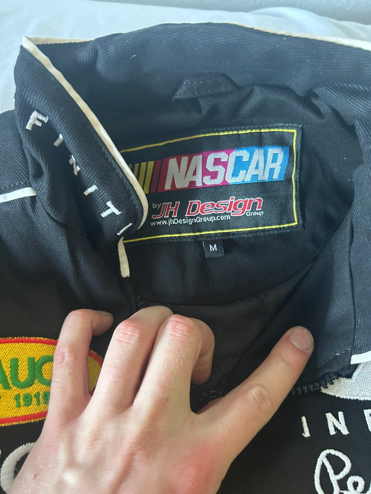 Red bull nascar jas in nieuw staat maat M, Ophalen of Verzenden, Zo goed als nieuw, Maat 48/50 (M), Zwart