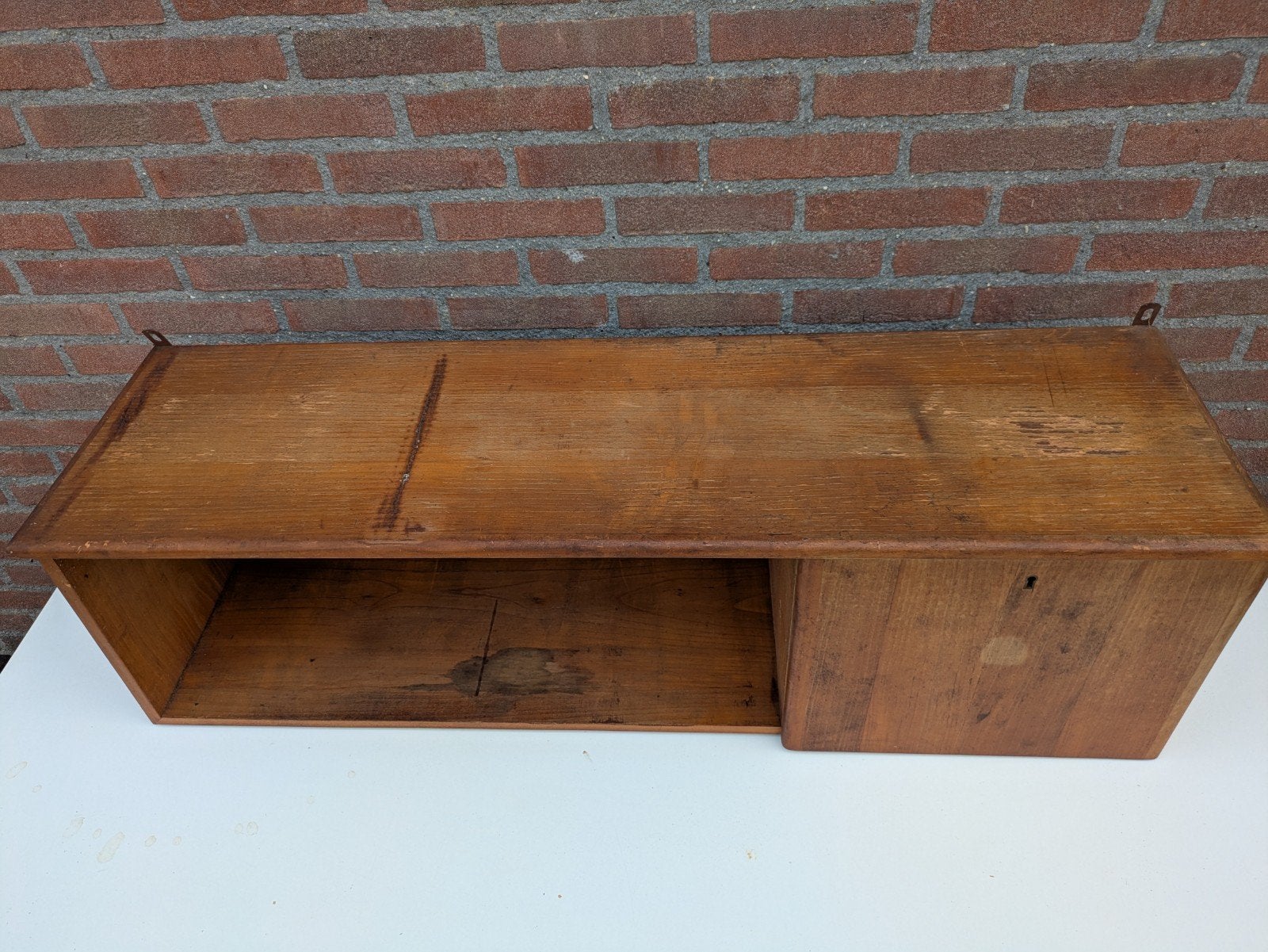 Foto 6 van vintage wandkast wandmeubel met klep opknapper retro