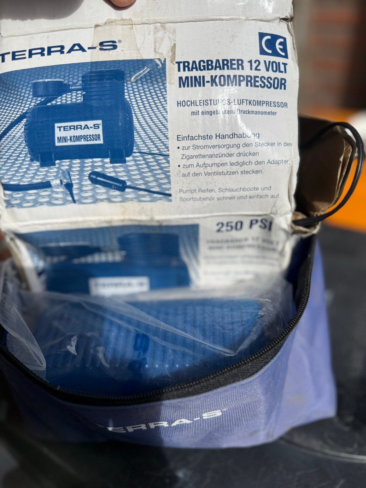 Terra-S Draagbare 12V Mini-Kompressor - Banden Compressor, Ophalen, 10 bar of meer, Zo goed als nieuw, Minder dan 200 liter/min