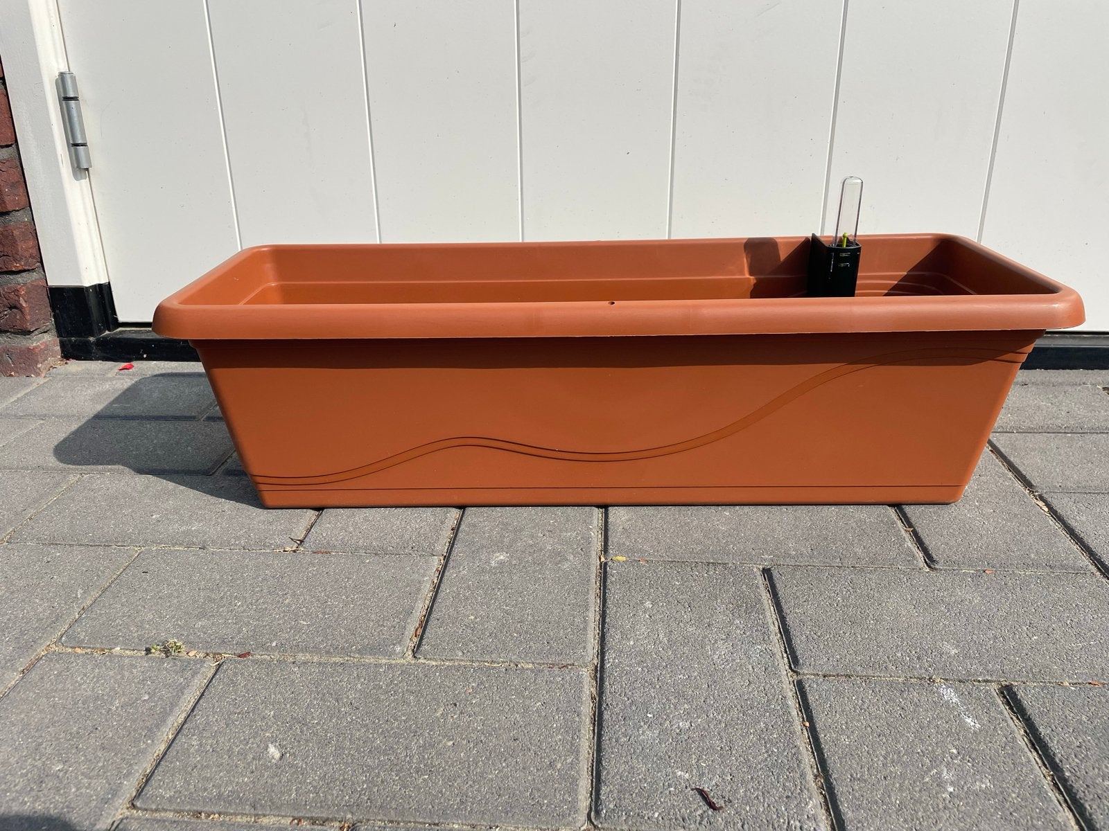 Bruine bloembak met watermeter - NIEUW, Tuin en Terras, Kunststof, Minder dan 30 cm, Balkon, Nieuw