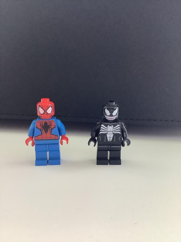 LEGO Spiderman en Venom minifiguren, Kinderen en Baby's, Speelgoed | Duplo en Lego, Inclusief minifiguren, Gebruikt, Marvel, Lego