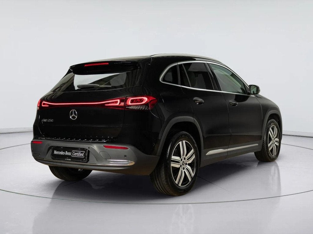 Mercedes-Benz EQA 250 67 kWh Panorama dak, Auto's, Mercedes-Benz, 1940 kg, Gebruikt, 190 pk, Zwart