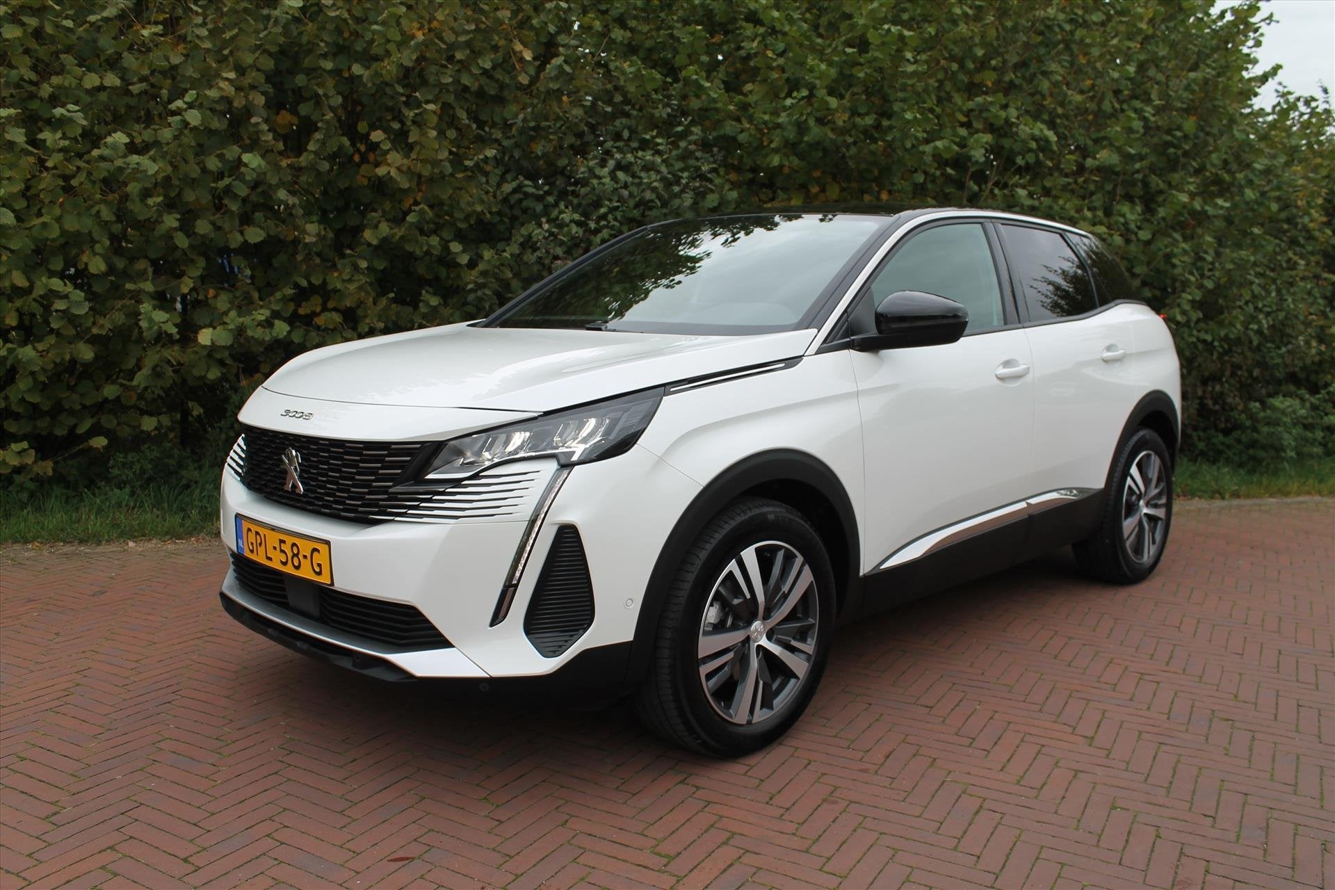 PEUGEOT 3008 1.2 PureTech 130pk EAT8 Allure Pack Business, Auto's, Dealer onderhouden, Gebruikt, 1199 cc, Leder en Stof